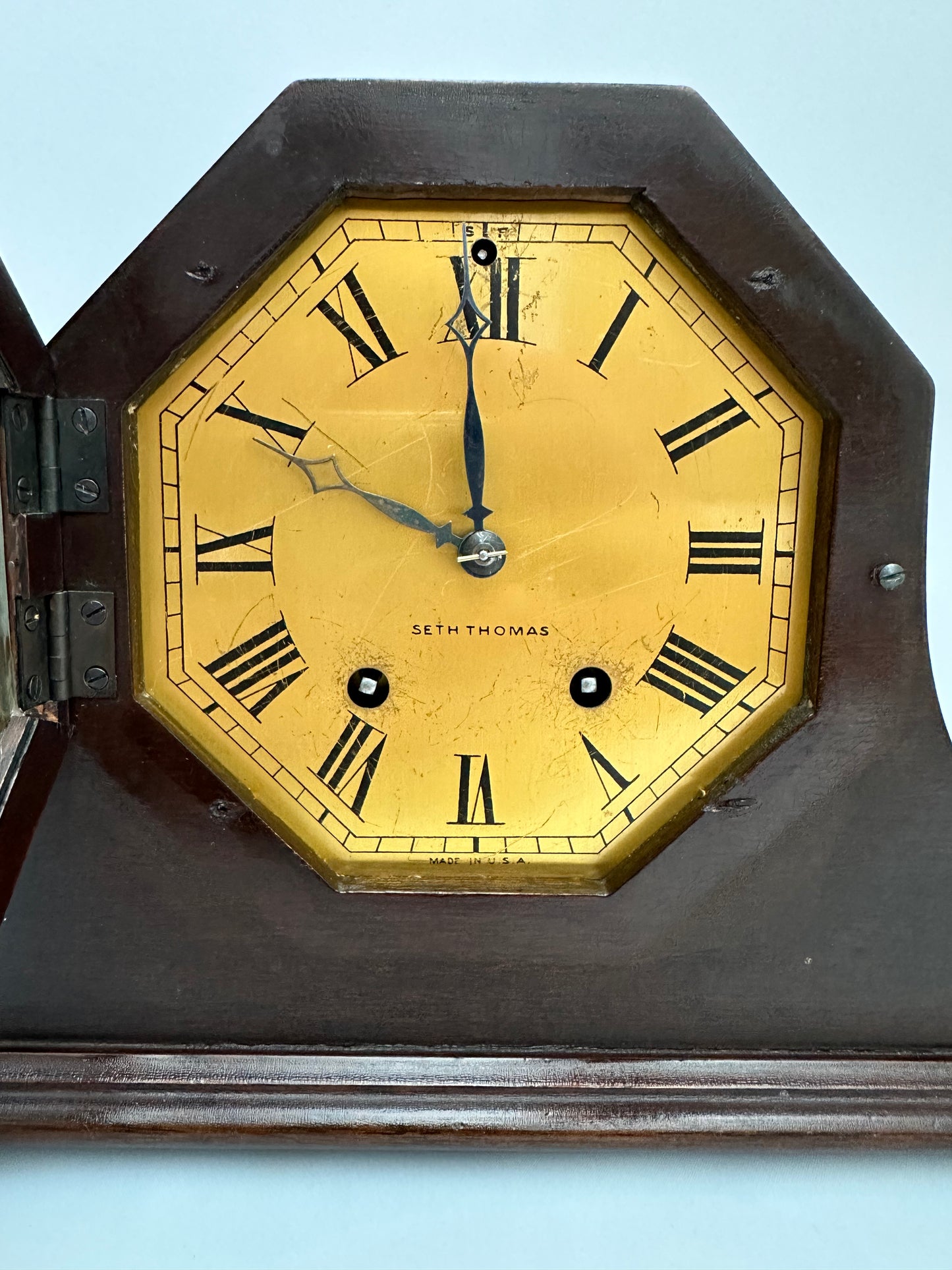 Seth Thomas - ANTIQUE MANTLE CLOCK