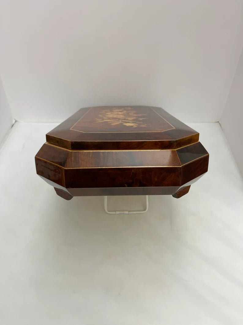 VINTAGE REUGE MUSIC BOX - NADIA'S THEME