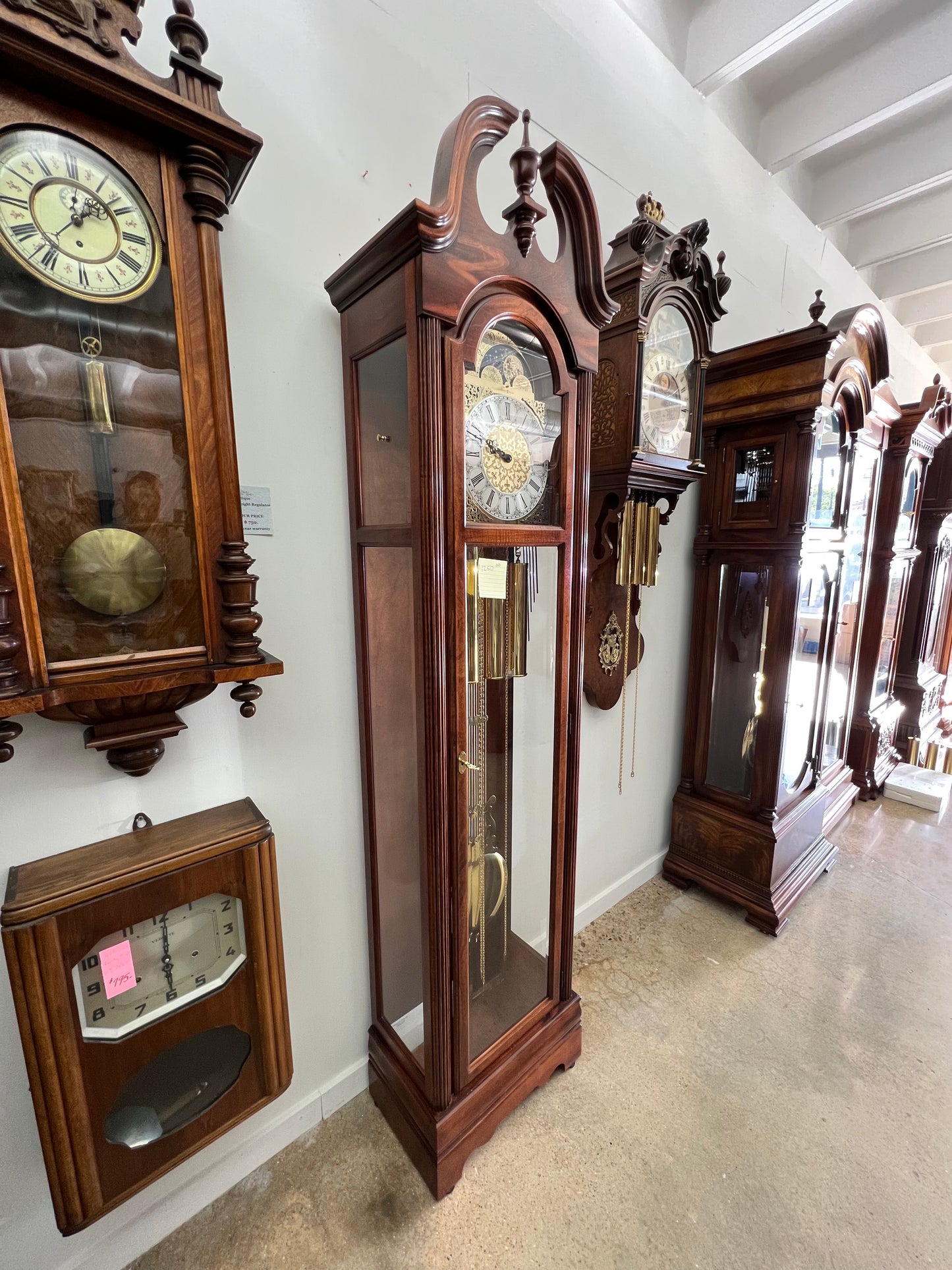 Howard Miller - VINTAGE GRANDFATHER CLOCK (610-710)