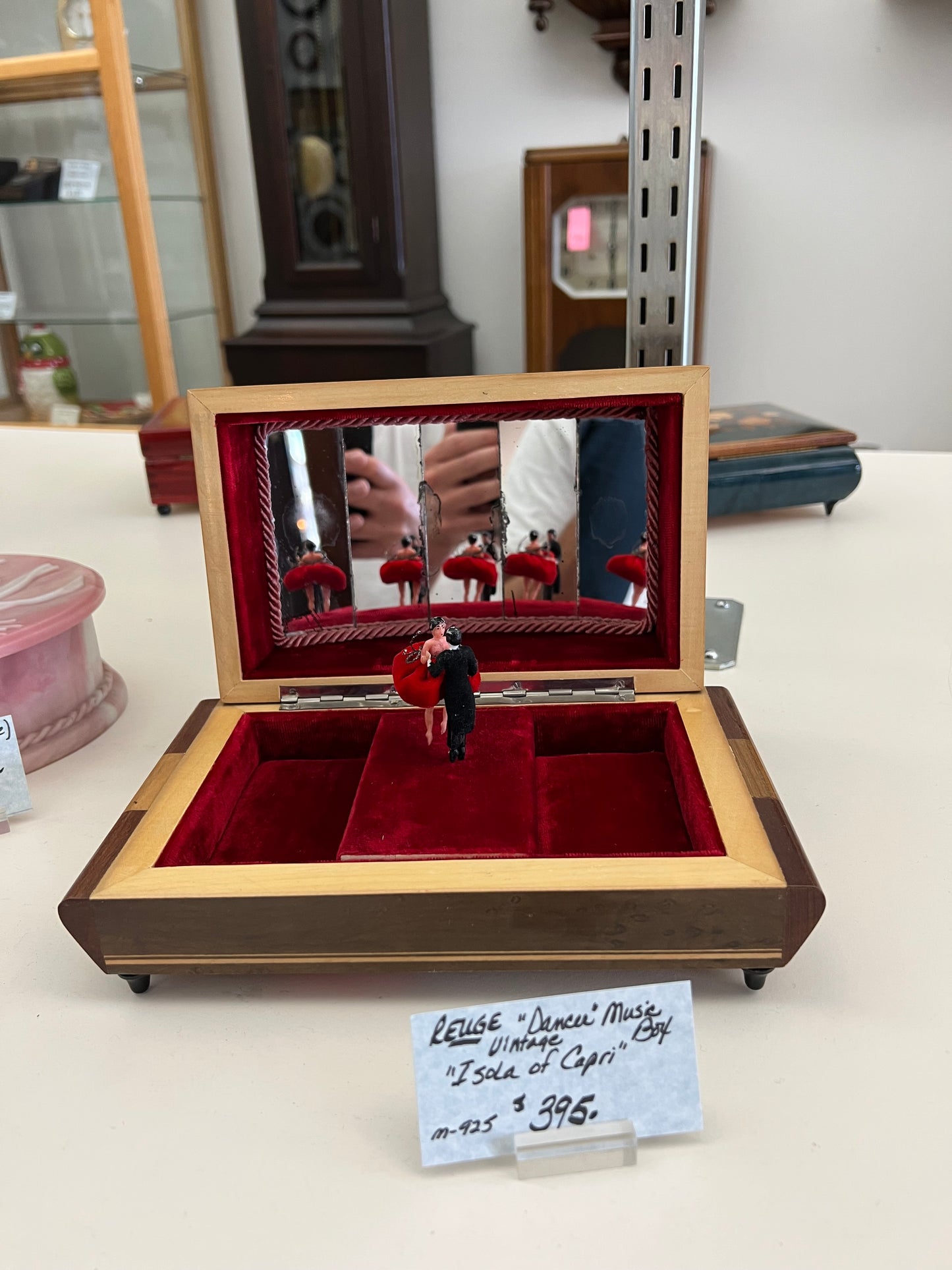 VINTAGE REUGE 'DANCER' MUSIC BOX - ISOLA OF CAPRI