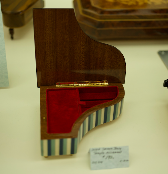 Inlaid Sorrento Italy Piano Music Box Sanyko "The Magic Flute"