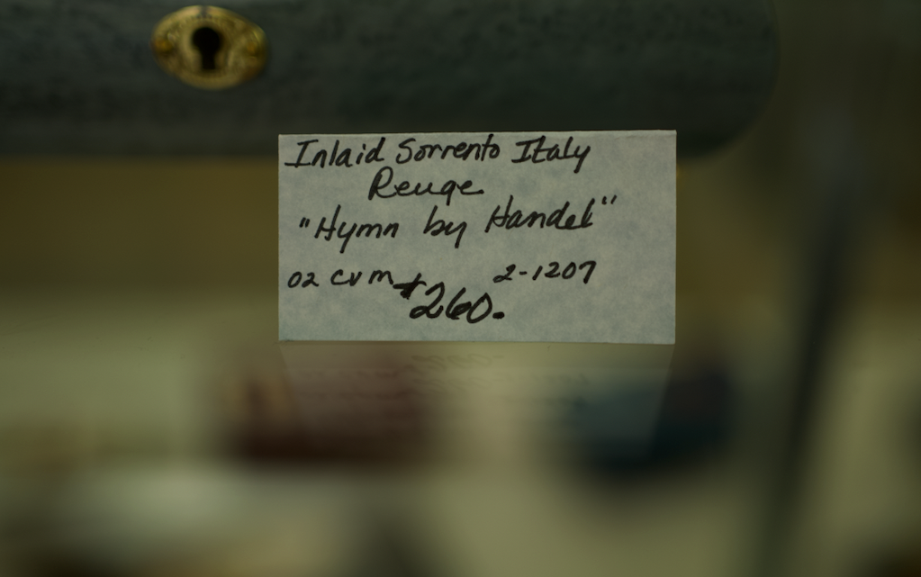 Inlaid Sorrento Italy Music Box Romace By Reuge - "Hymn by Handel" Tune