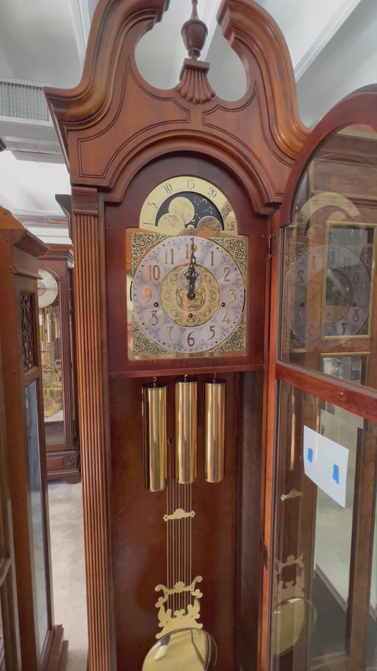 Howard Miller - VINTAGE MANHATTAN GRANDFATHER CLOCK (610-630)