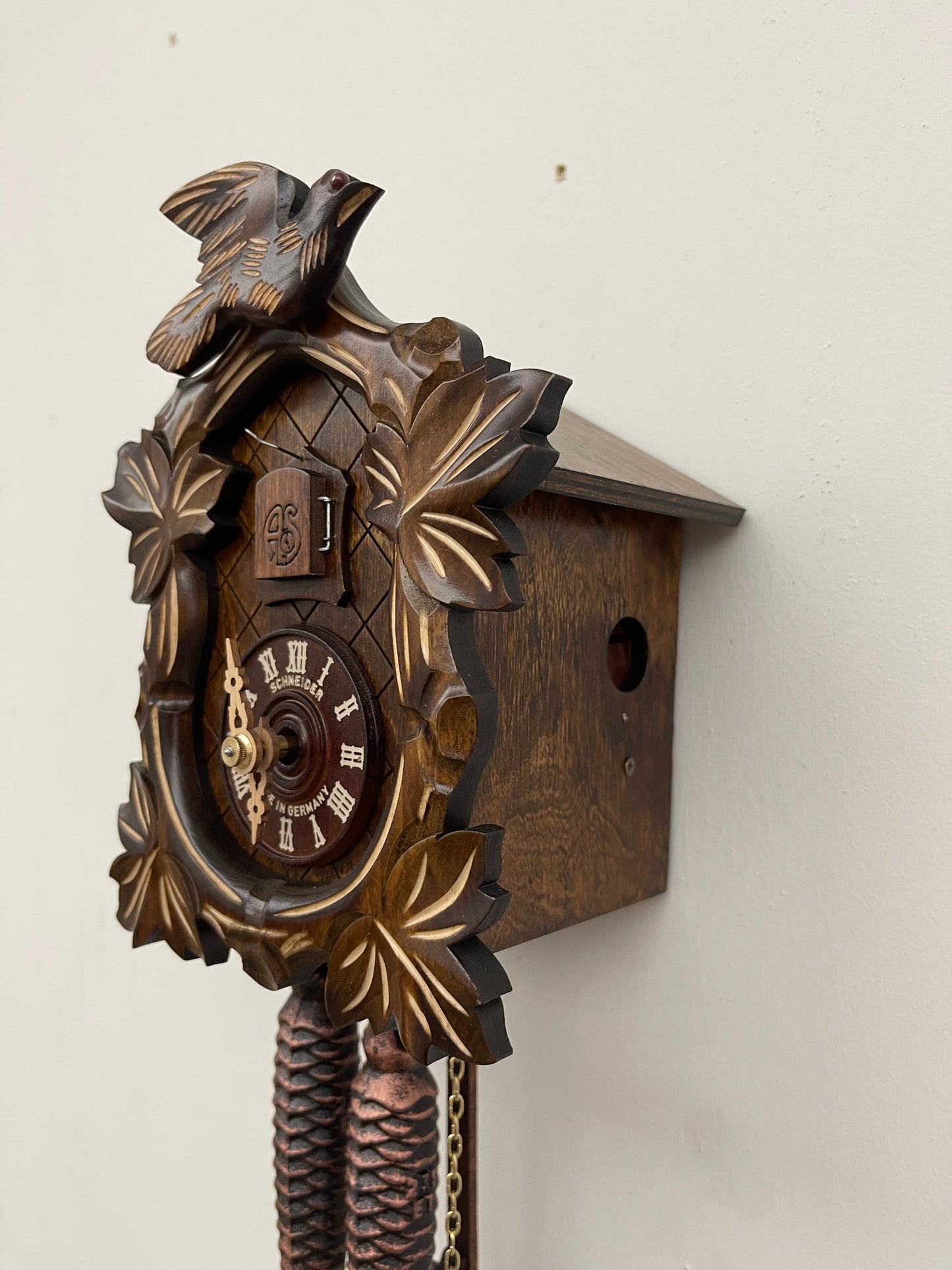 Anton Schneider - OVAL FACE 1 BIRD 1 DAY CUCKOO CLOCK - 40/9