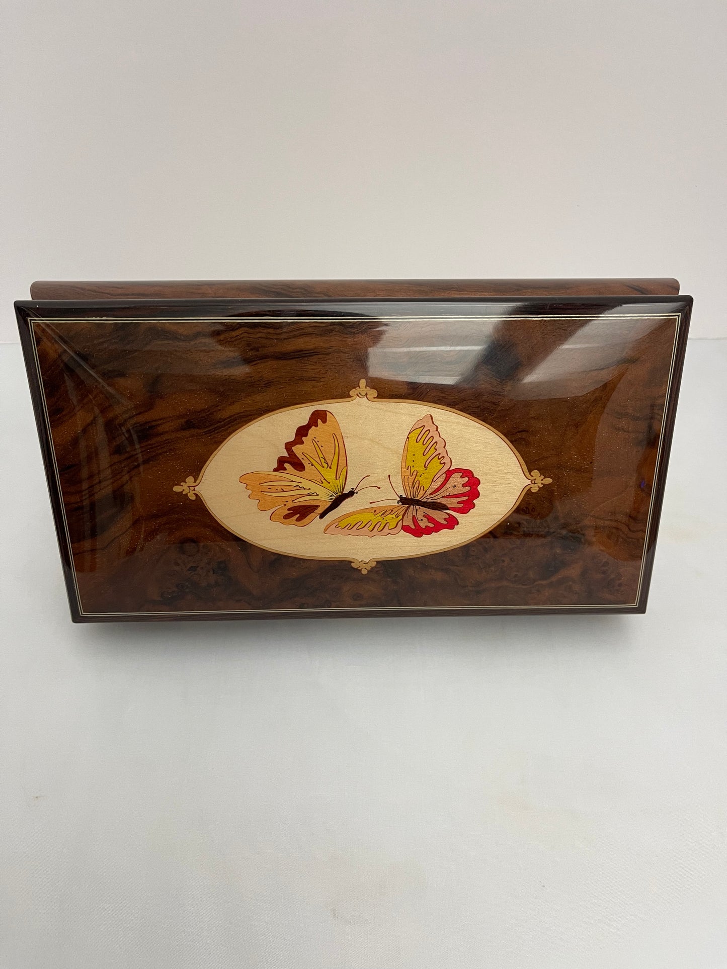 Inlaid Sorrento Italy Music Box - COLLECTIBLE REUGE 'BEETHOVEN ROMANA' TUNE