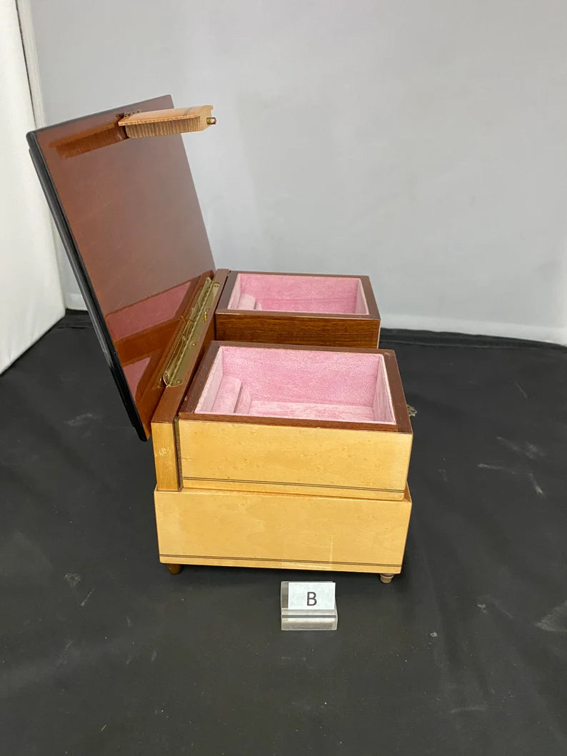 VINTAGE REUGE MUSIC BOX - WHOLE NEW WORLD THEME