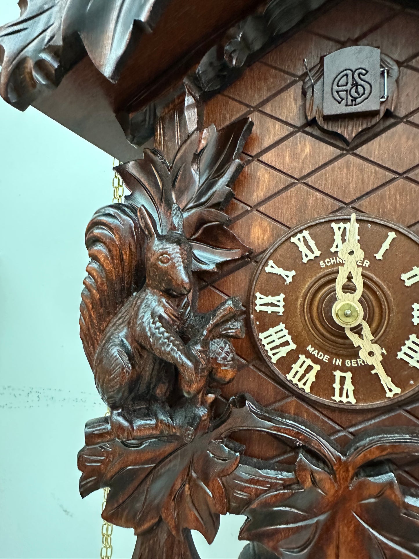 Anton Schneider - 8 Day Cuckoo with Squirrel Motif 8T235/9