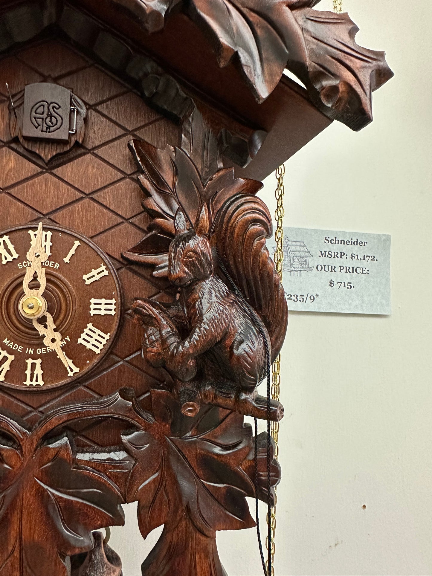 Anton Schneider - 8 Day Cuckoo with Squirrel Motif 8T235/9