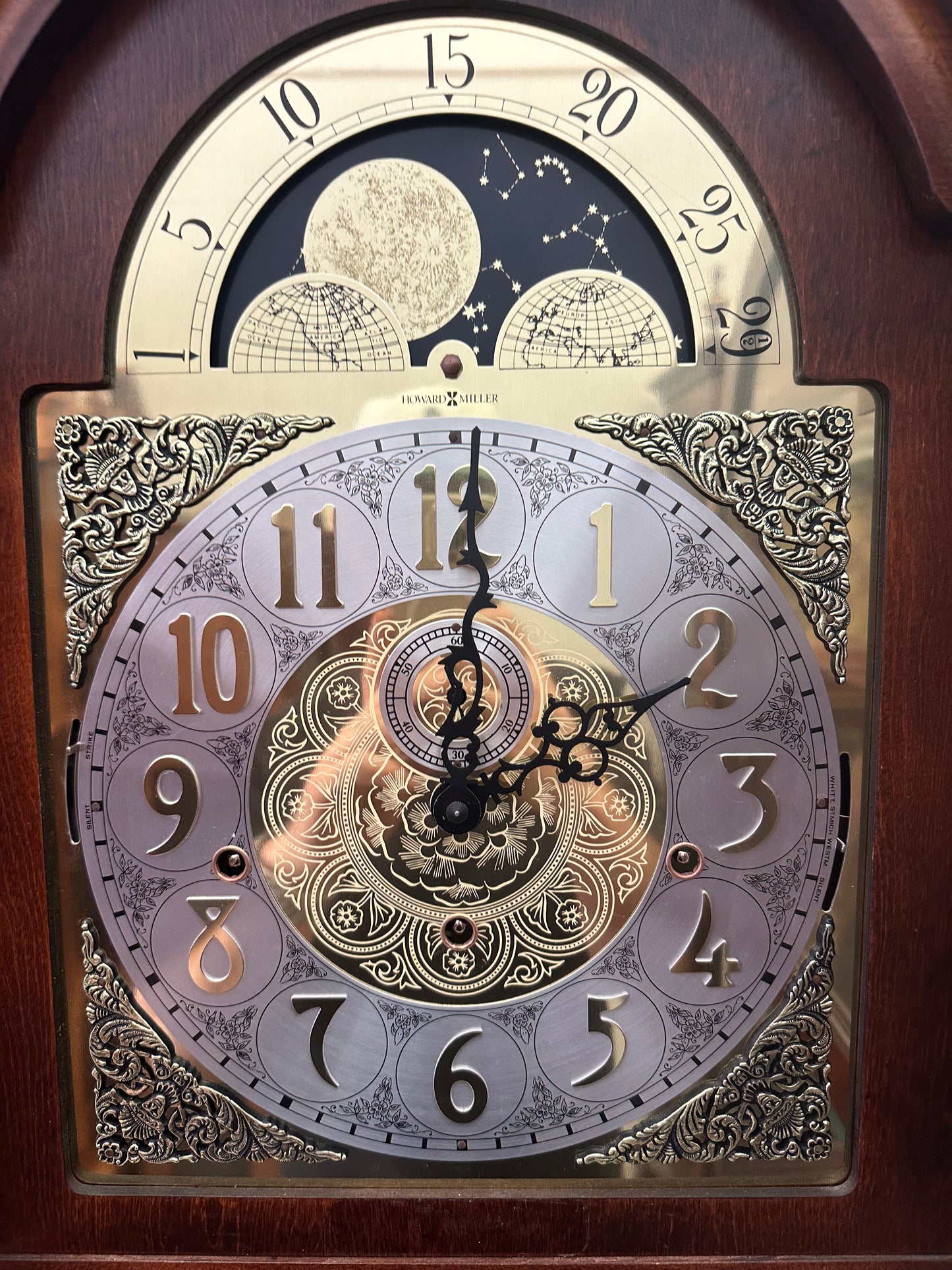 Howard Miller - VINTAGE MANHATTAN GRANDFATHER CLOCK (610-630)