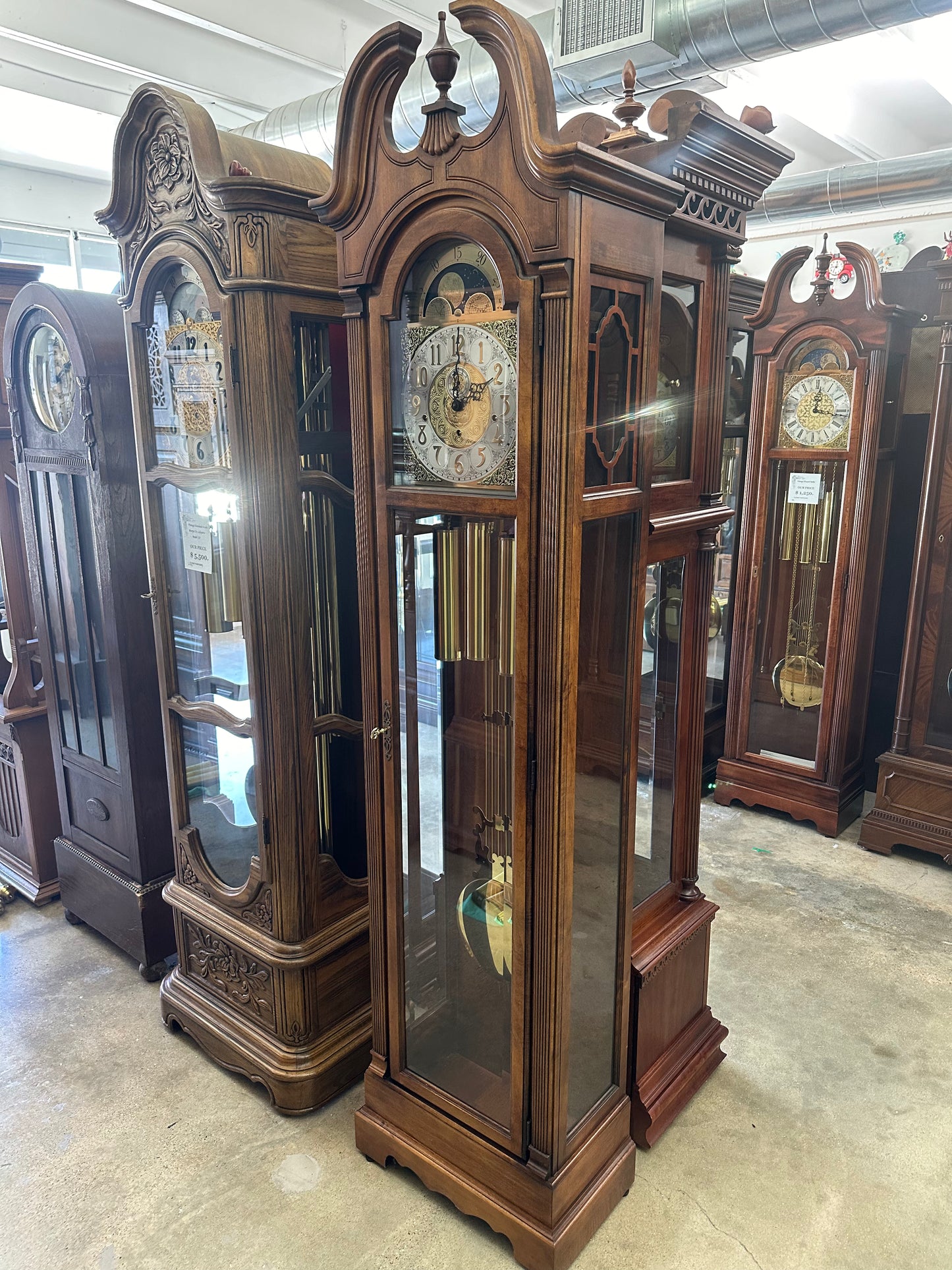 Howard Miller - VINTAGE MANHATTAN GRANDFATHER CLOCK (610-630)