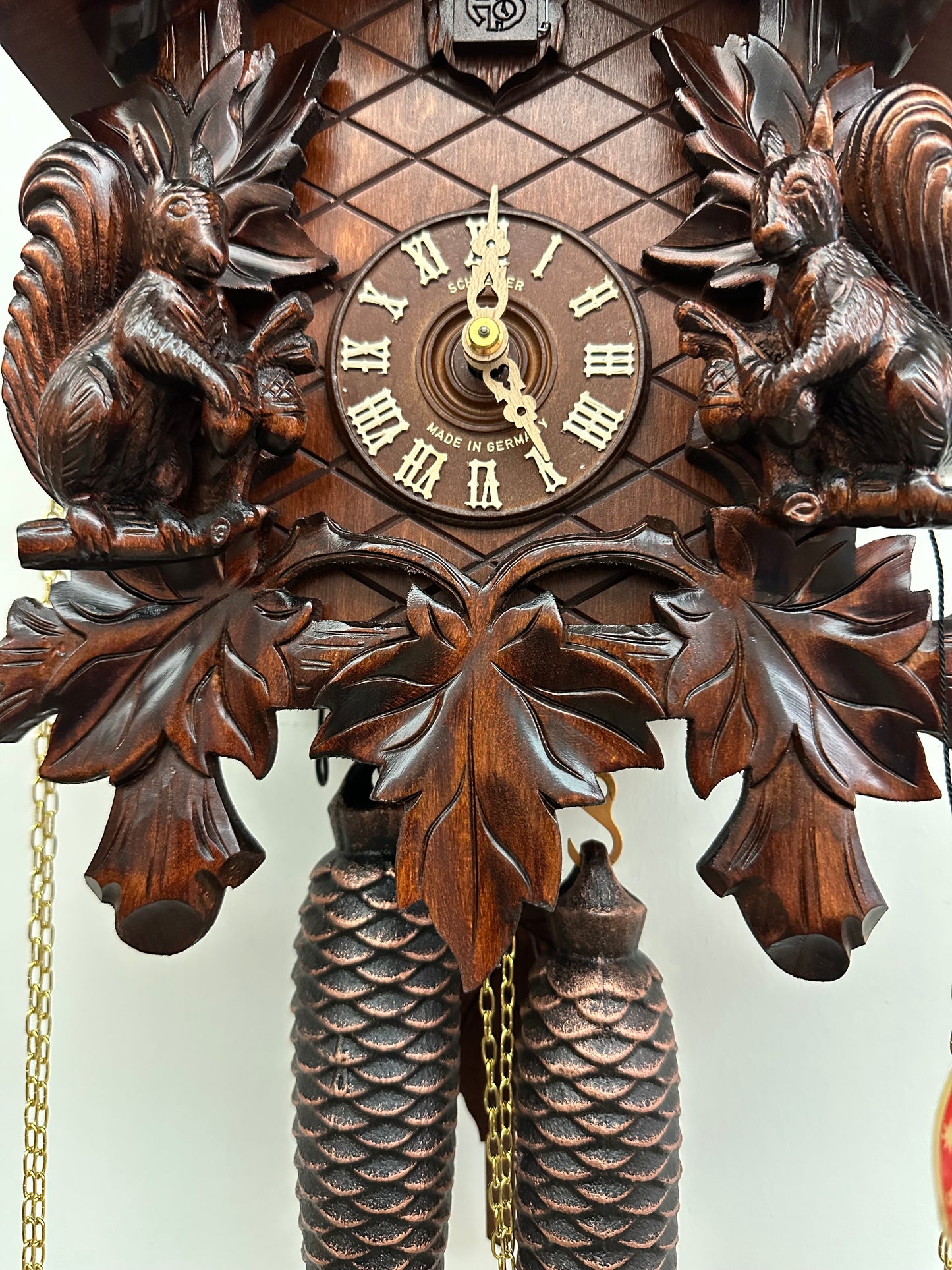 Anton Schneider - 8 Day Cuckoo with Squirrel Motif 8T235/9
