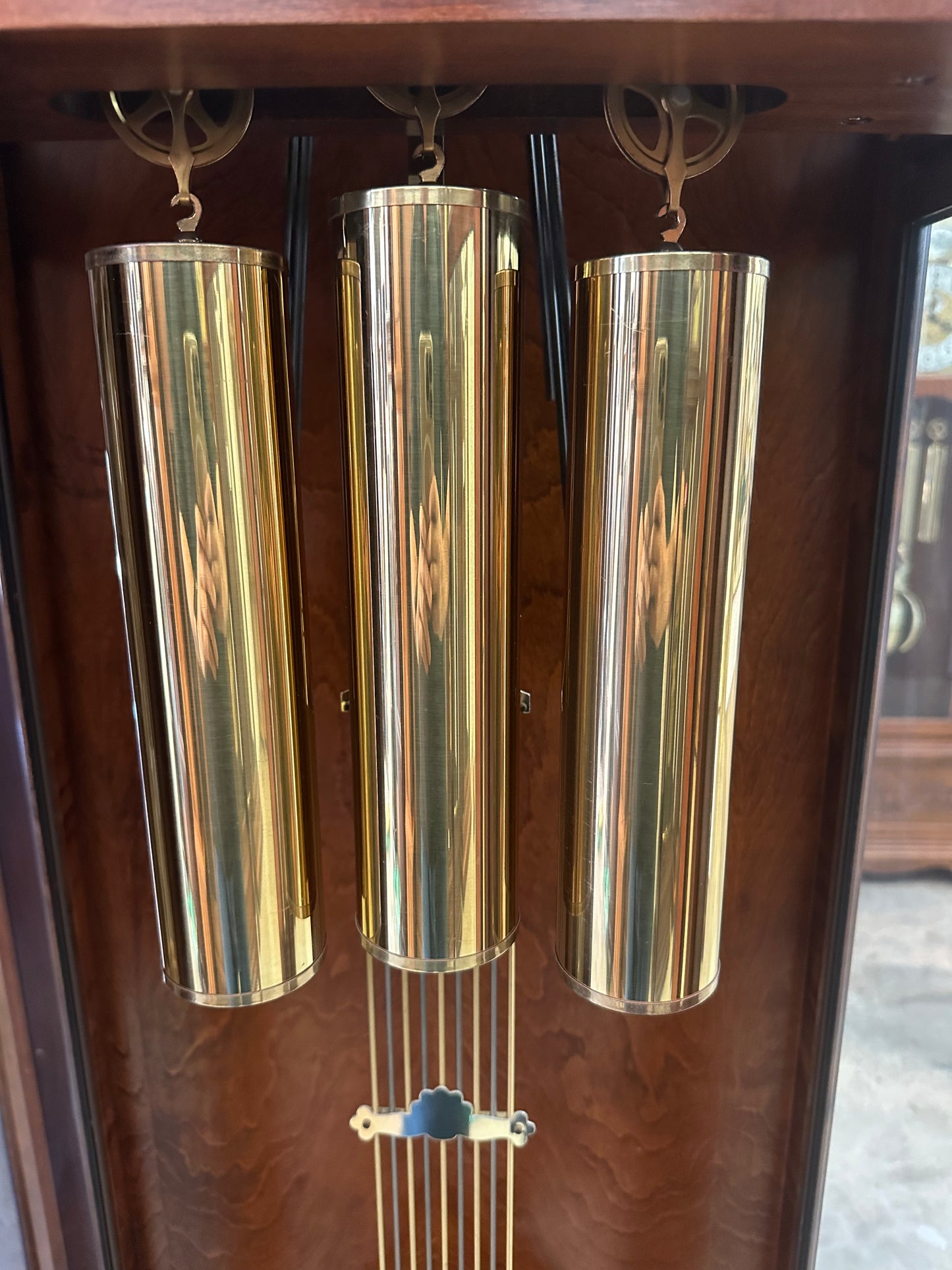 Howard Miller - VINTAGE MANHATTAN GRANDFATHER CLOCK (610-630)