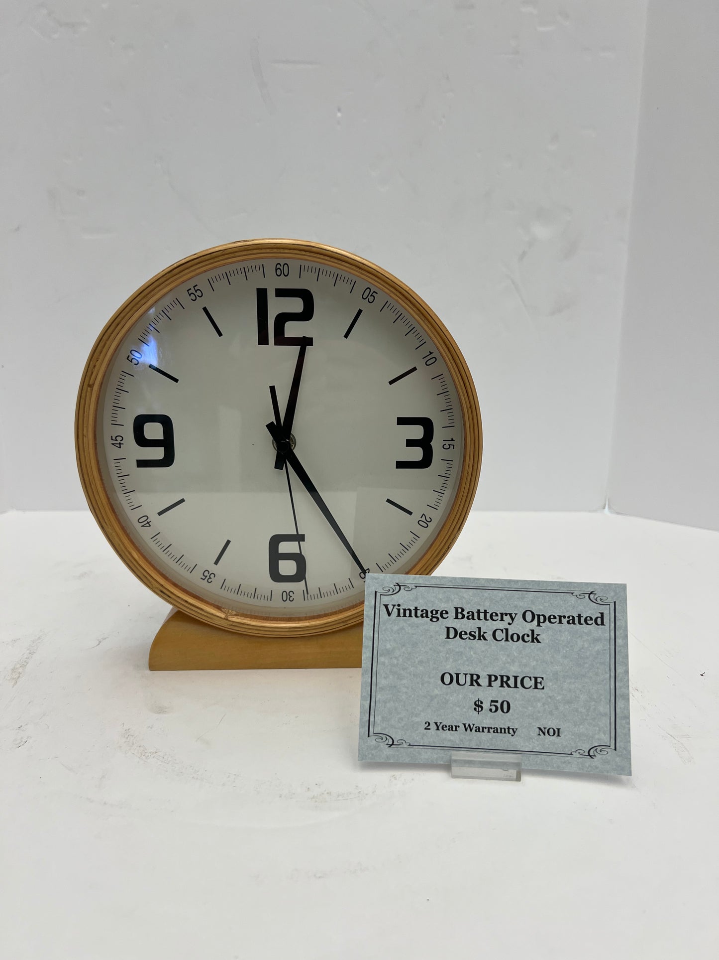 Vintage Battery Operated Desk Clock