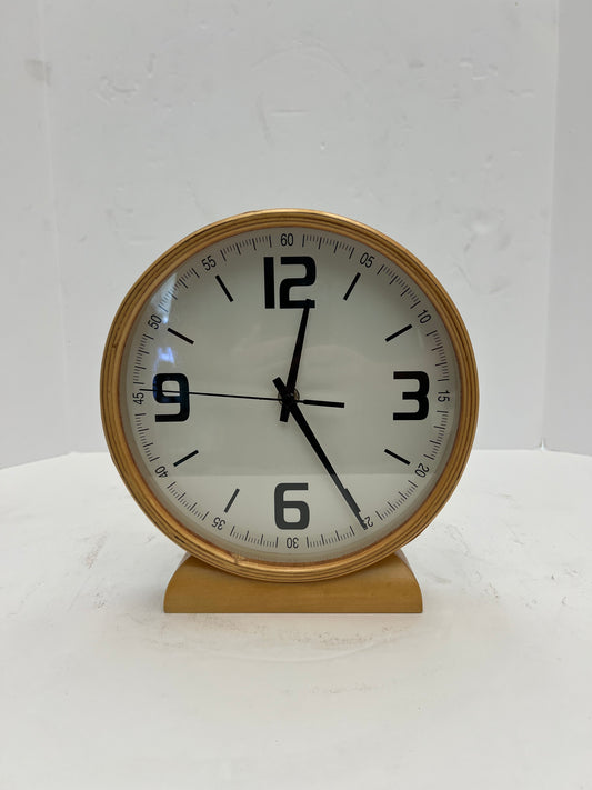 Vintage Battery Operated Desk Clock