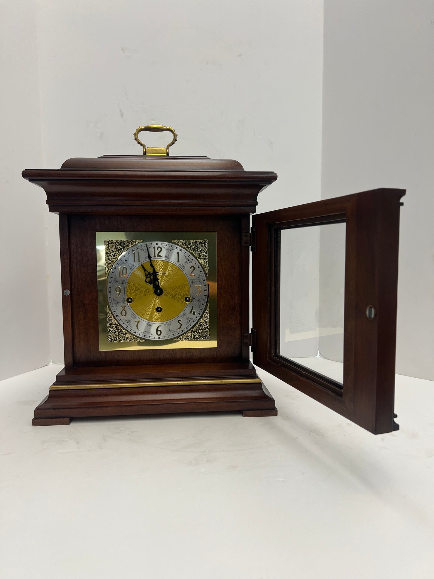 Vintage - Howard Miller Thomas Tompian Triple Chime Mantel Clock