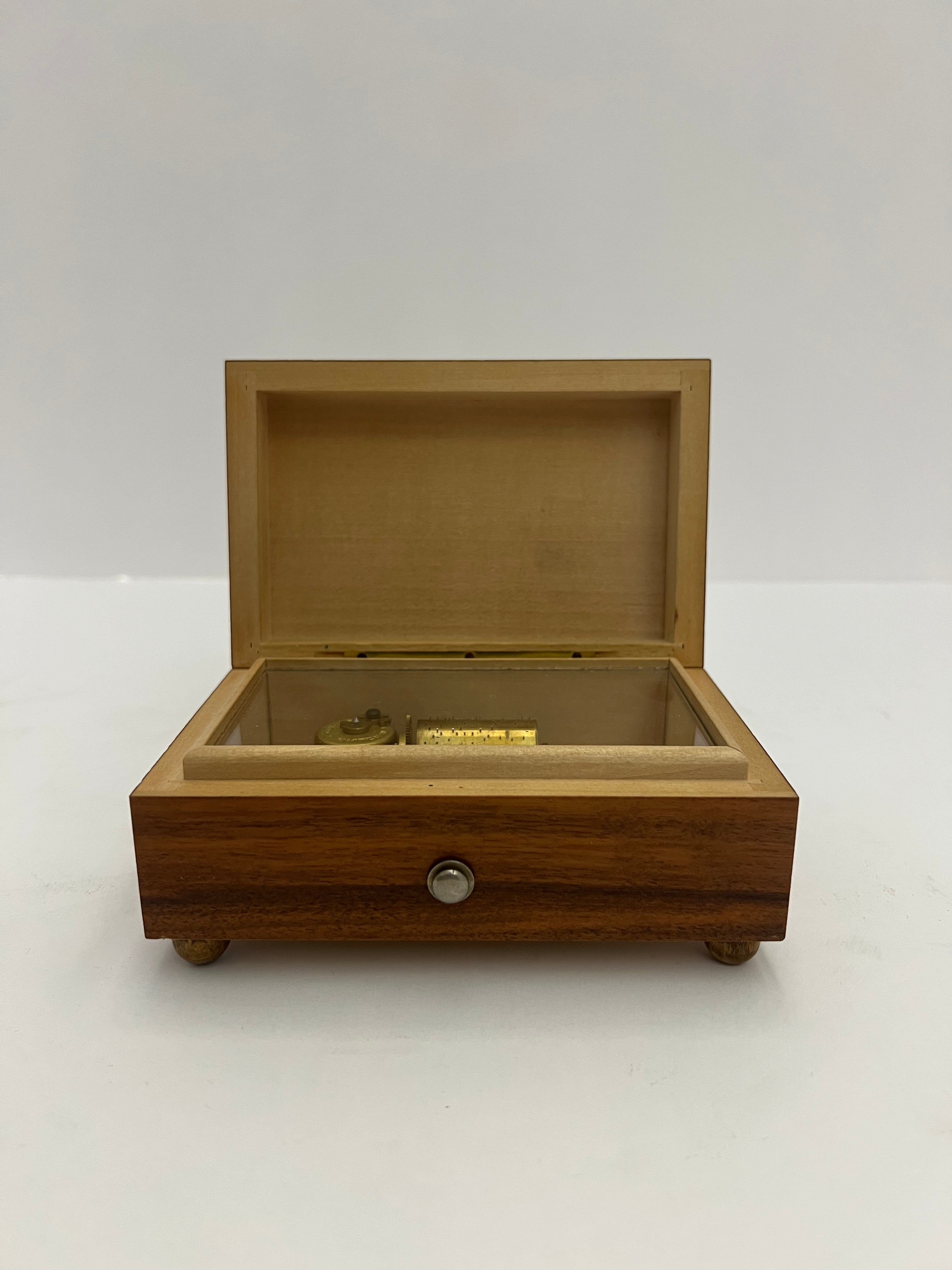 Vintage Swiss Cuendet 28 note Walut Music Box – McGuiresclocks