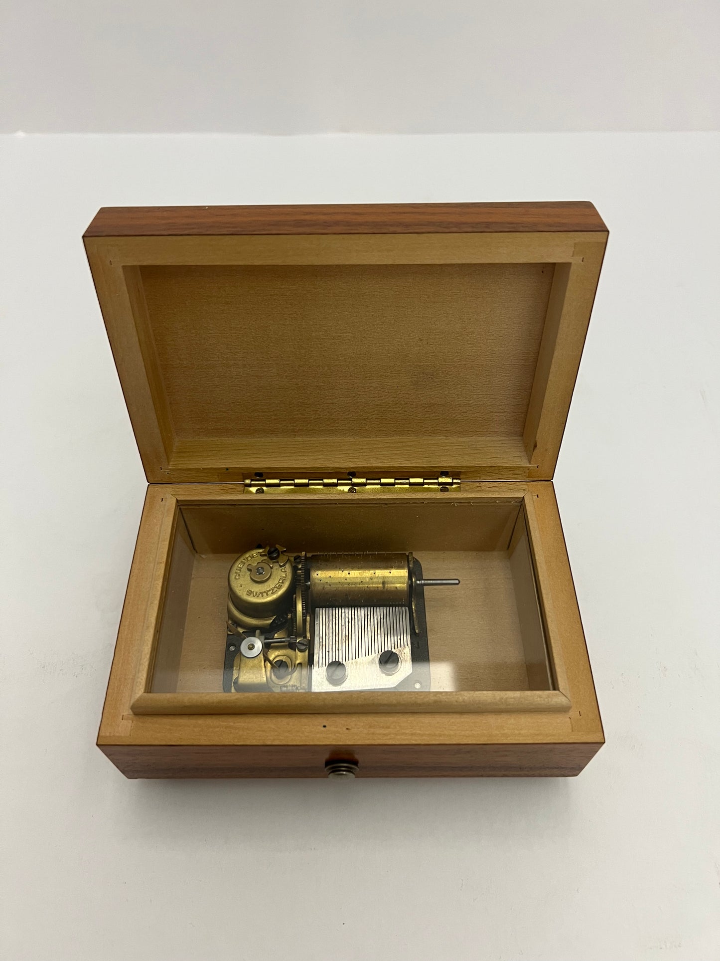 Vintage Swiss Cuendet 28 note Walut Music Box