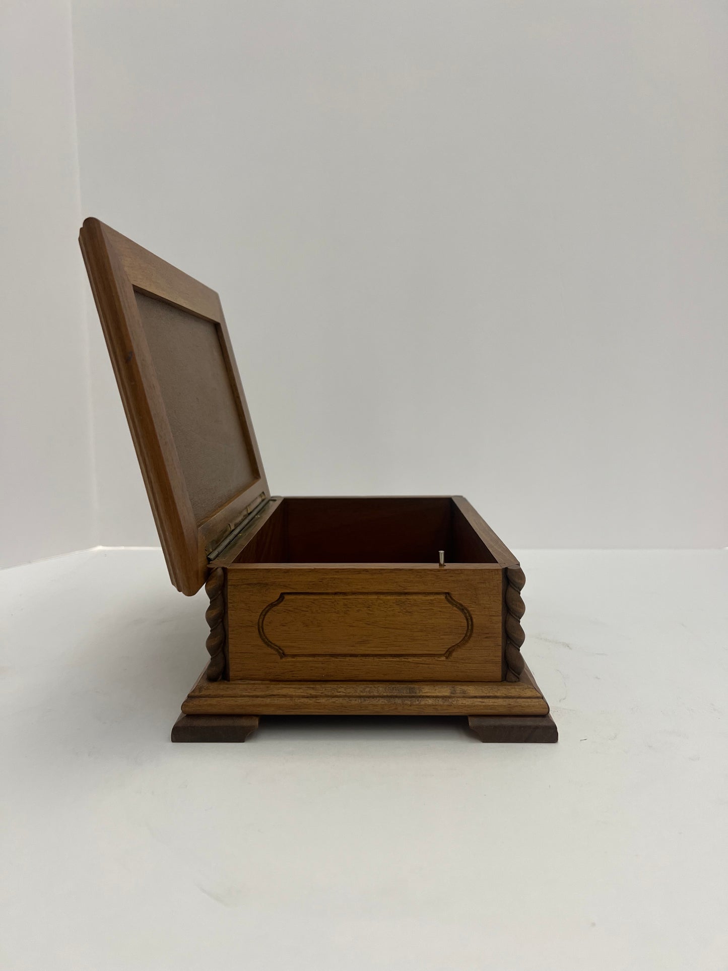 Vintage Reuge "Minuet" Music Box