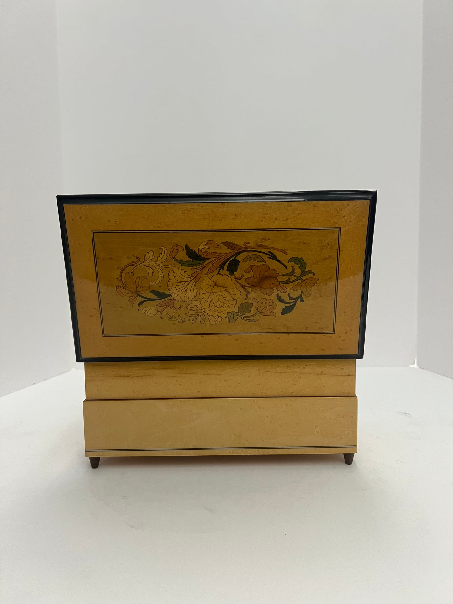VINTAGE REUGE MUSIC BOX - WHOLE NEW WORLD THEME