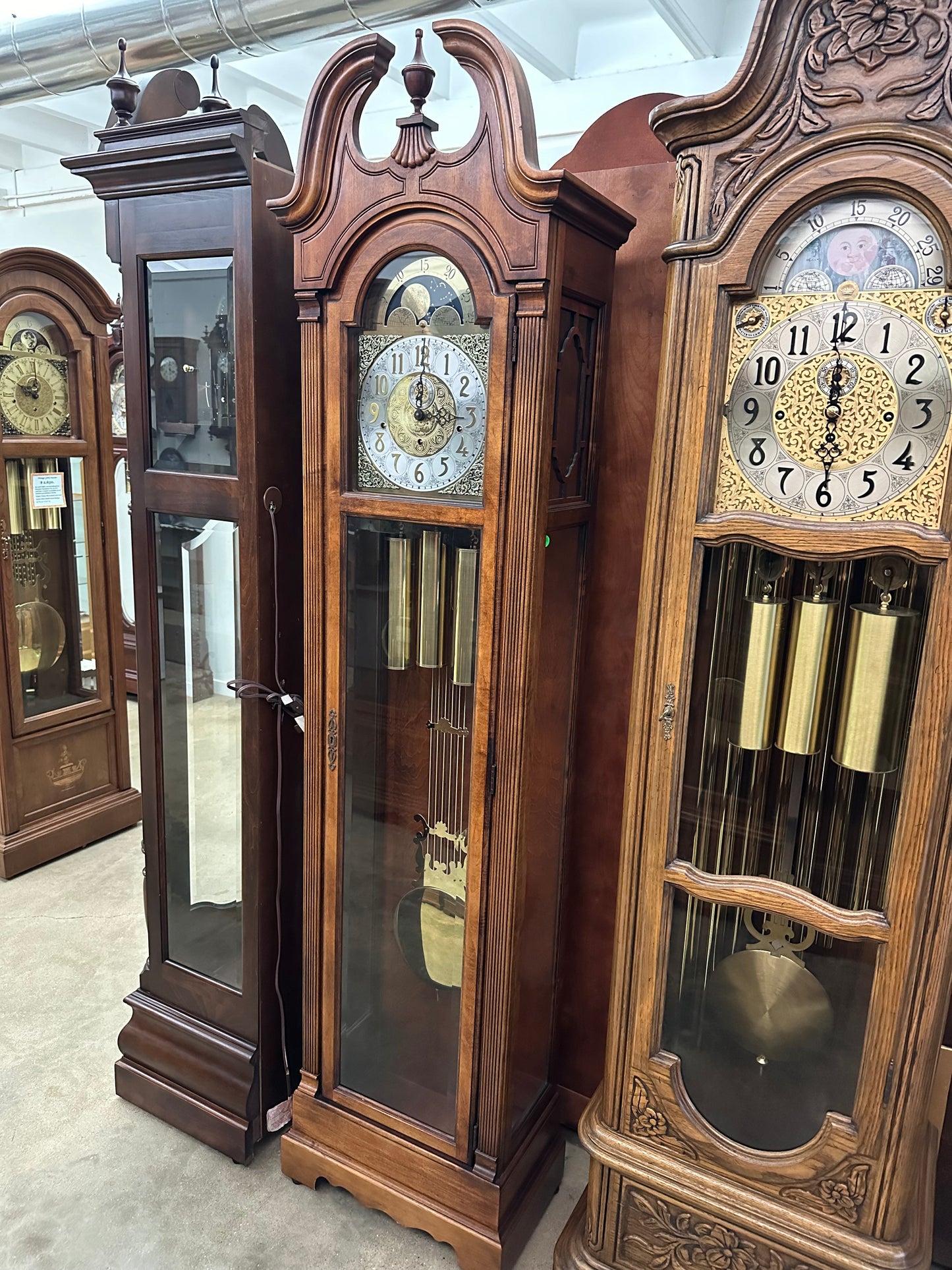Howard Miller - VINTAGE MANHATTAN GRANDFATHER CLOCK (610-630)
