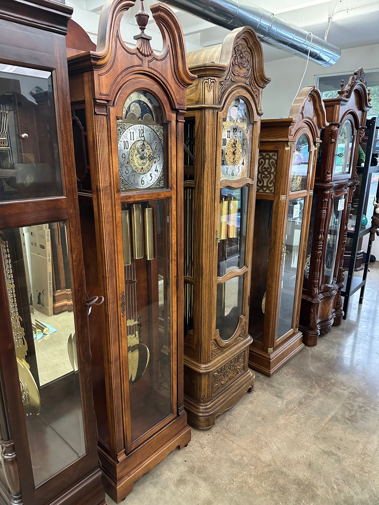 Howard Miller - VINTAGE MANHATTAN GRANDFATHER CLOCK (610-630)