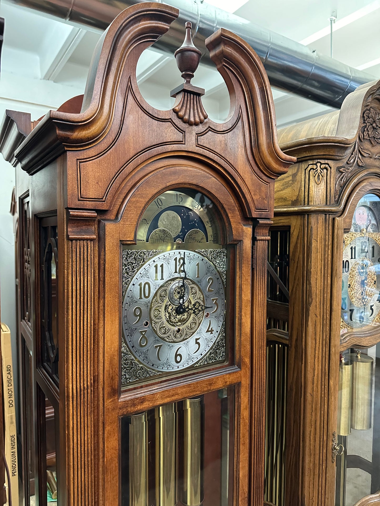 Howard Miller - VINTAGE MANHATTAN GRANDFATHER CLOCK (610-630)