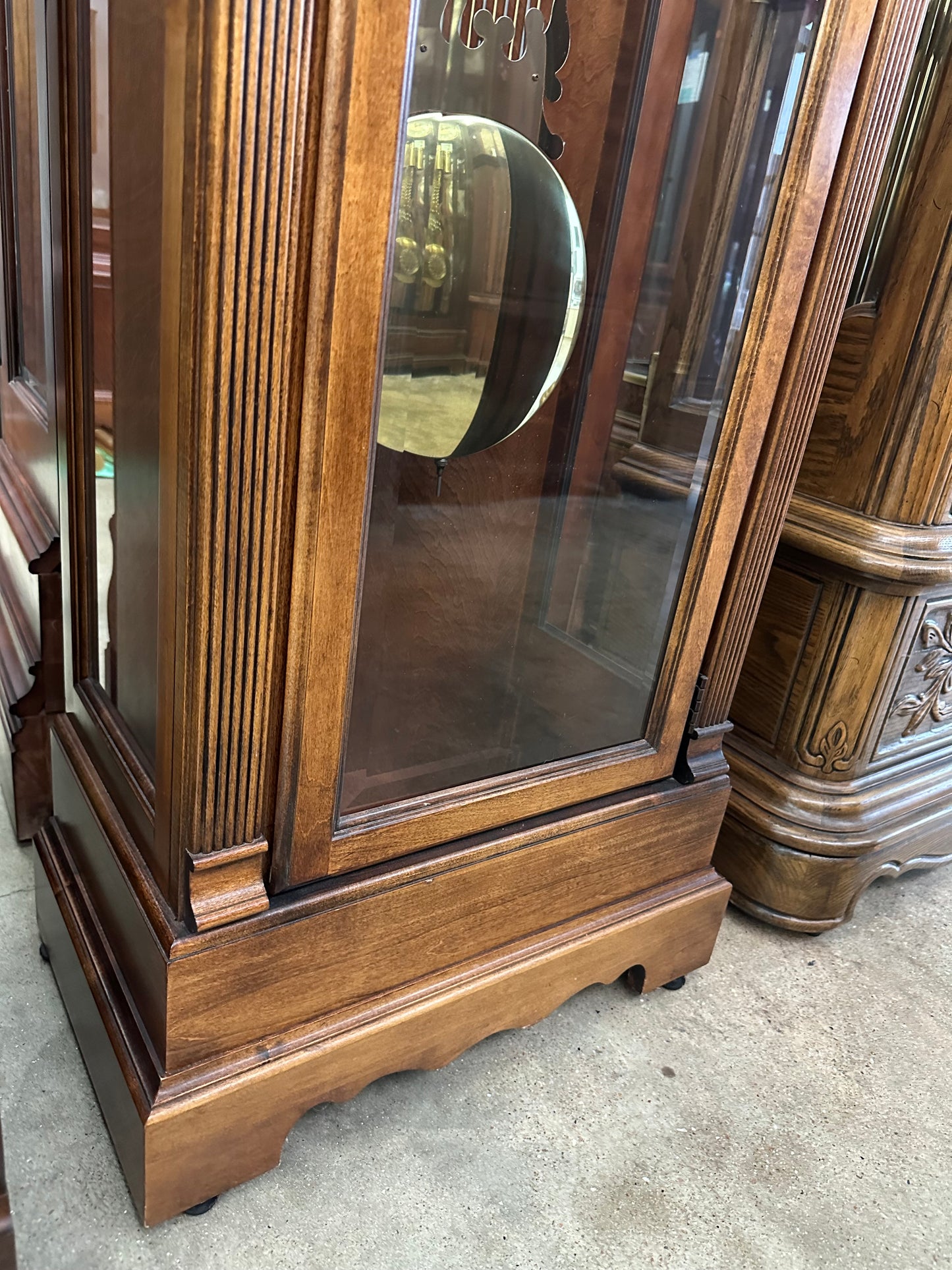 Howard Miller - VINTAGE MANHATTAN GRANDFATHER CLOCK (610-630)