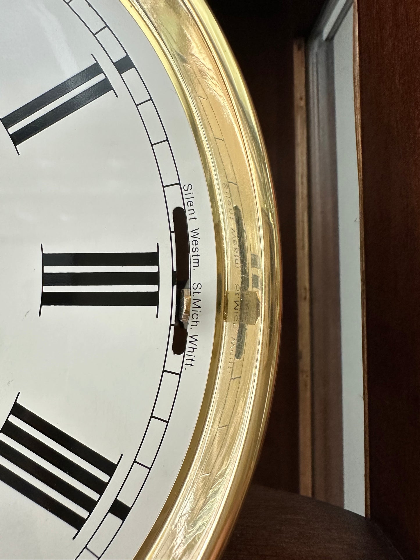 VINTAGE DECOR WALL CLOCK