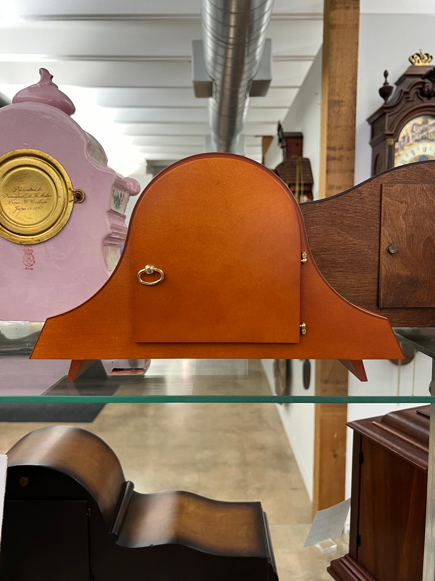 Hermle - MID-CENTURY MODERN CAROLE MANTLE CLOCK