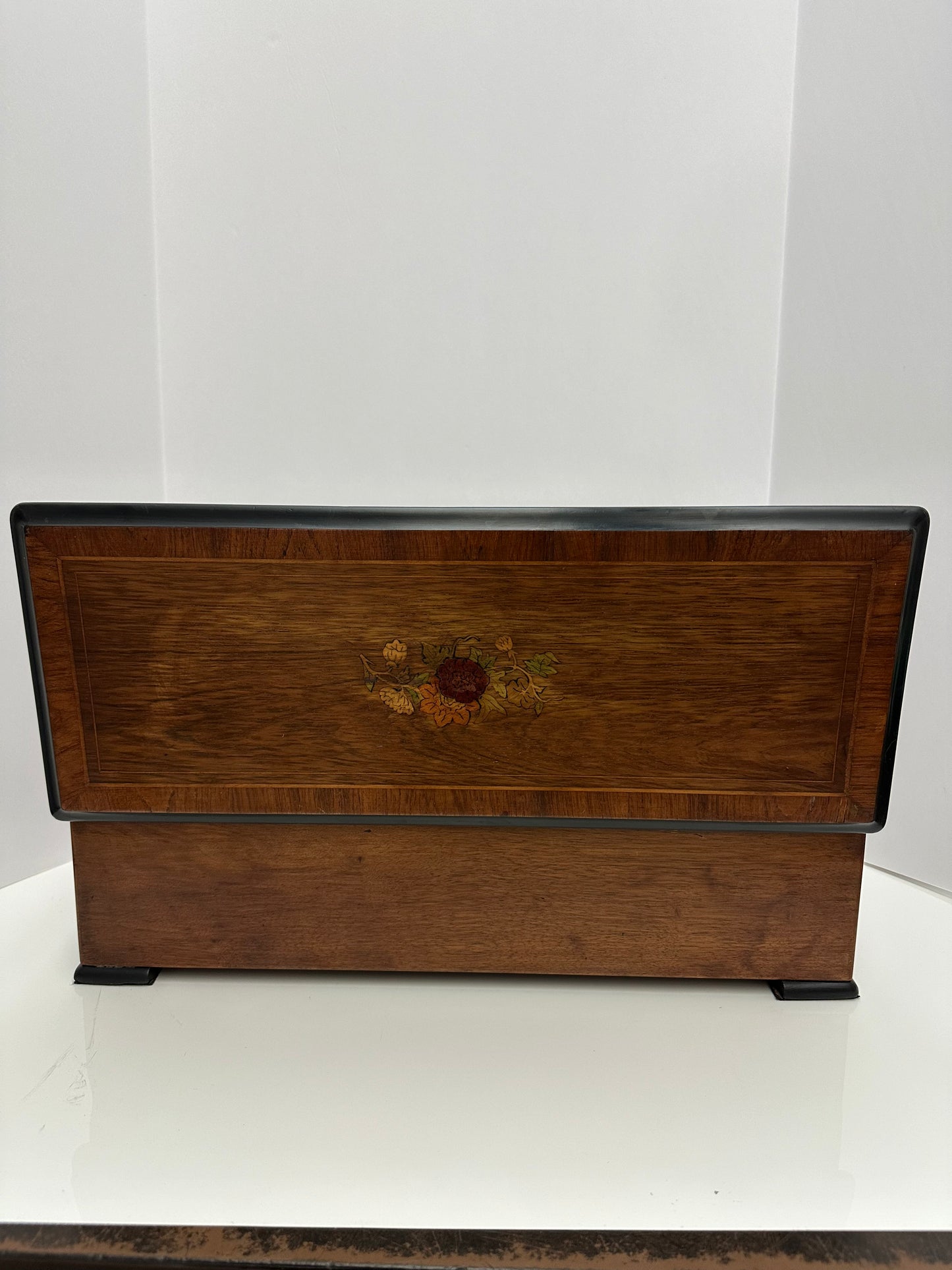 Antique - Large Cylinder Music Box 12 Airs