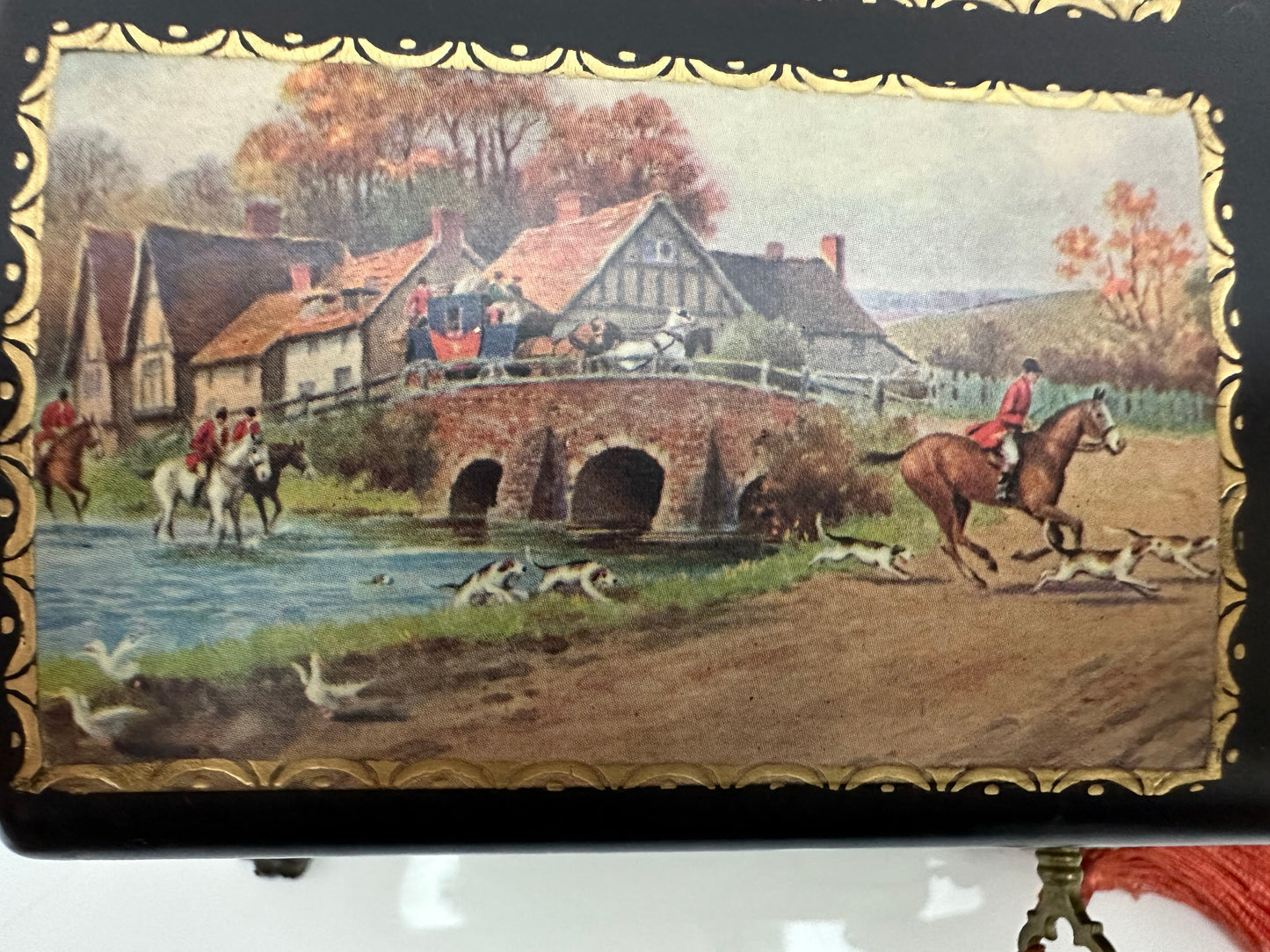 Vintage - Reuge 4/50 Note Chest Music Box with English Country Scenes