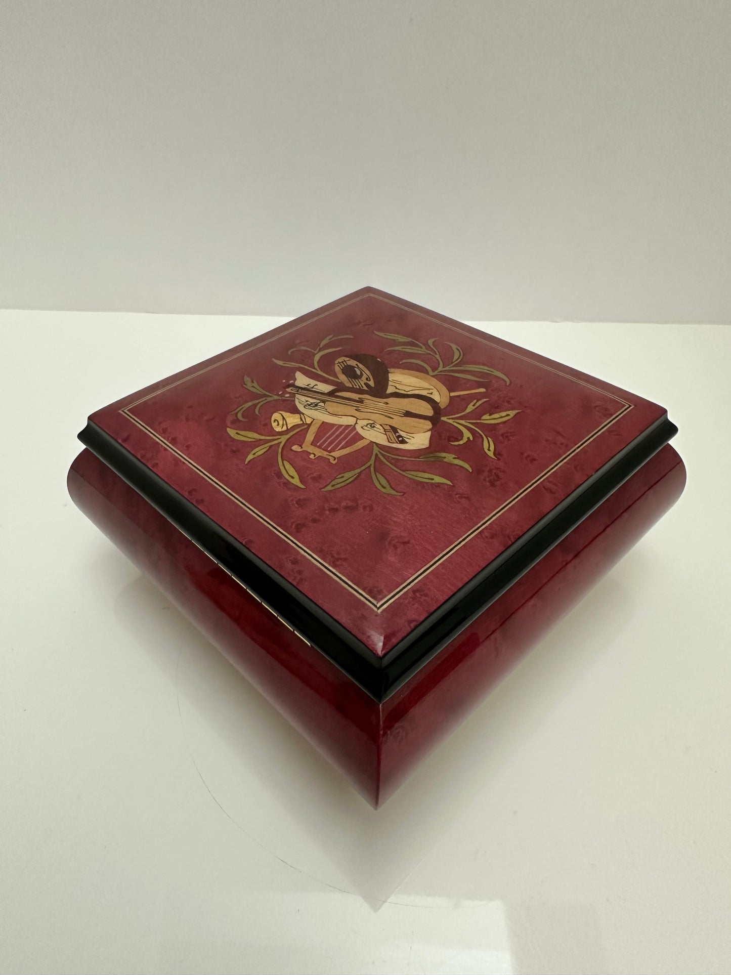 Inlaid Sorrento Italy Music Box - ROMANCE BY REUGE 'LARA'S THEME' TUNE