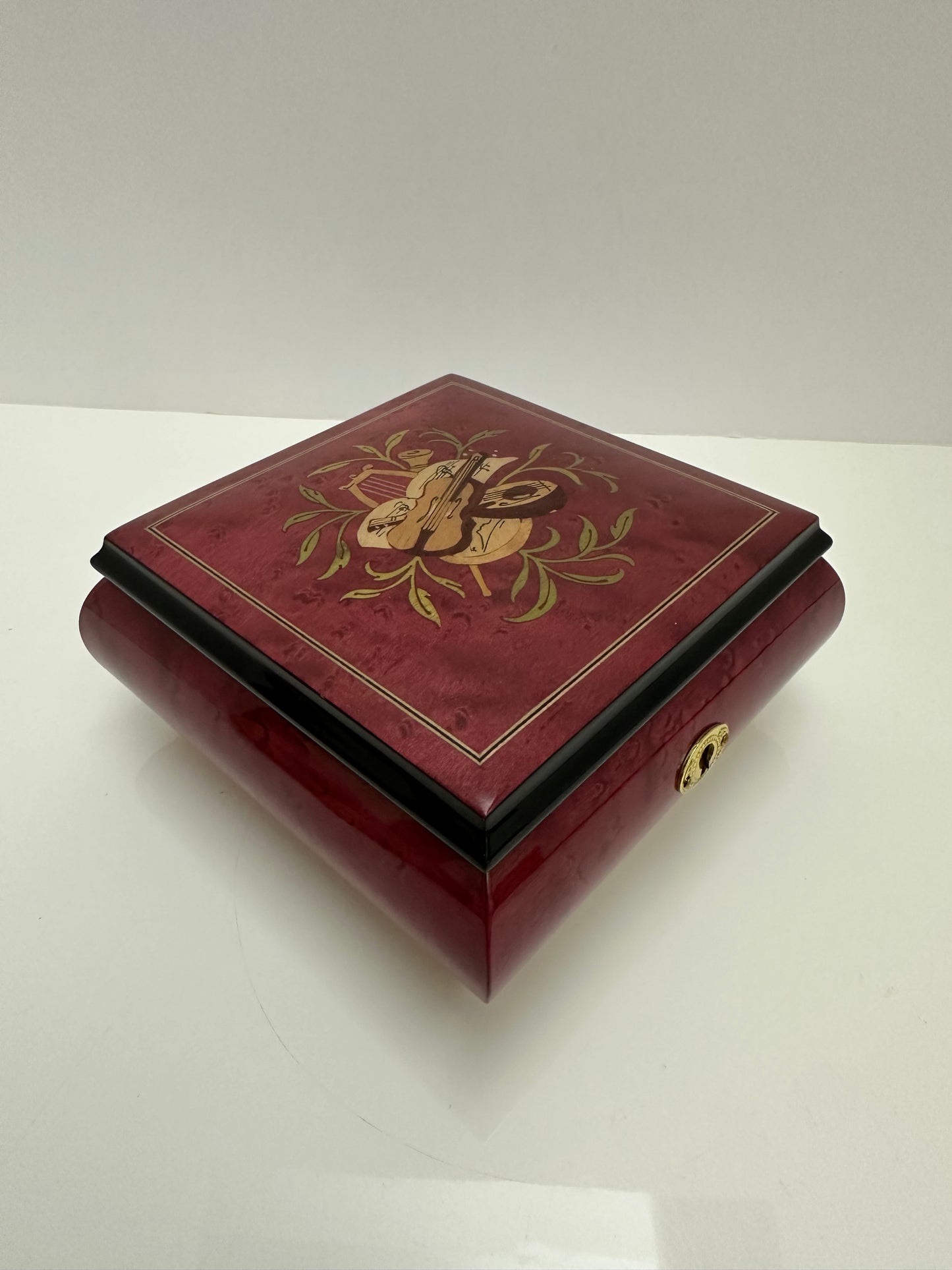 Inlaid Sorrento Italy Music Box - ROMANCE BY REUGE 'LARA'S THEME' TUNE