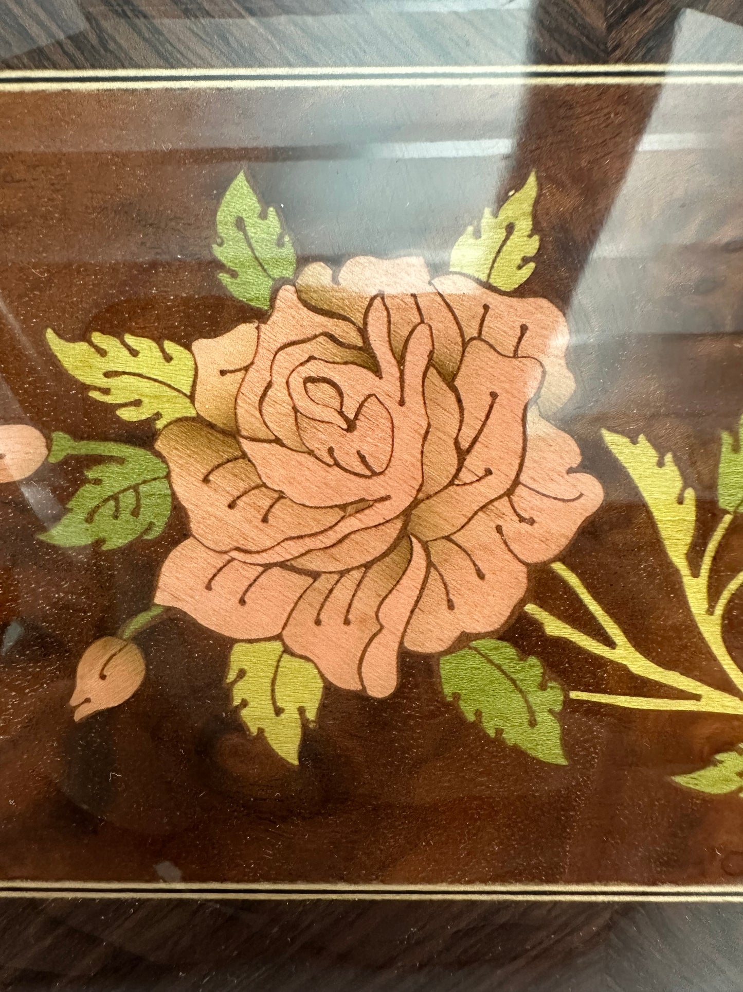 Inlaid Sorrento Italy Music Box - COLLECTIBLE REUGE 'WALTZ IN 3/4 TIME' BY STRAUSSTUNE