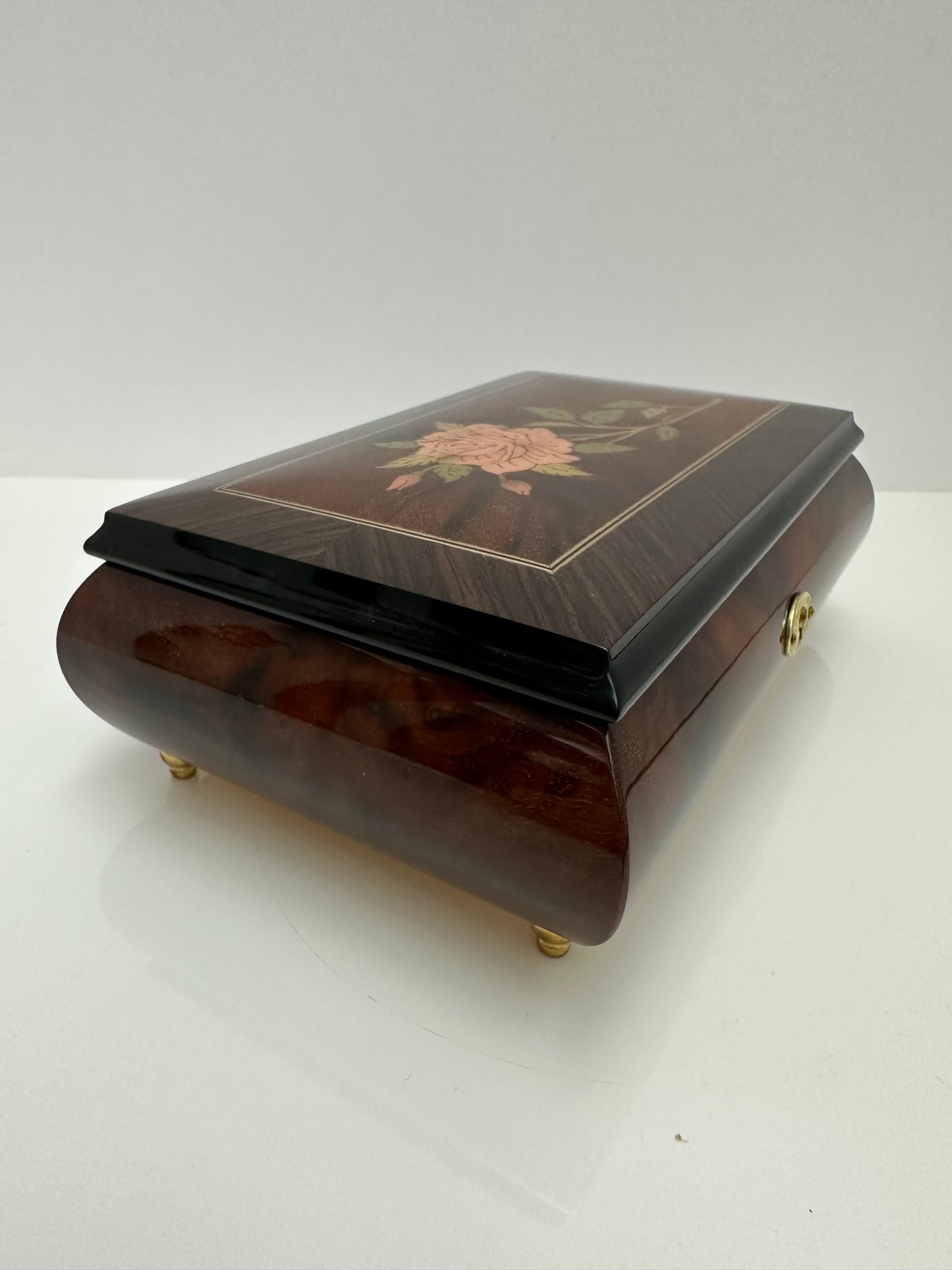 Inlaid Sorrento Italy Music Box - COLLECTIBLE REUGE 'WALTZ IN 3/4 TIME' BY STRAUSSTUNE