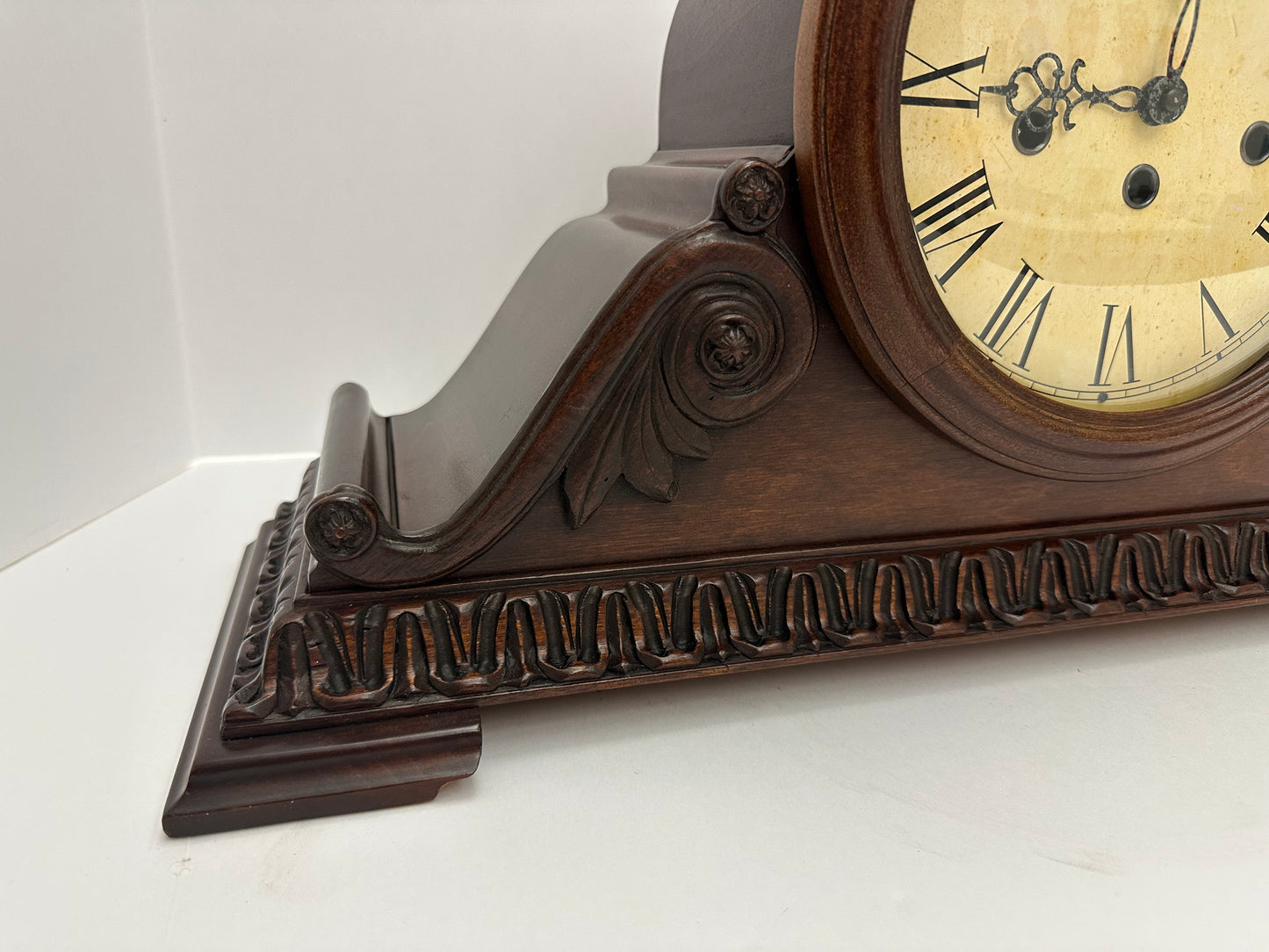 Used Howard Miller Newley Mantel Clock 630-198