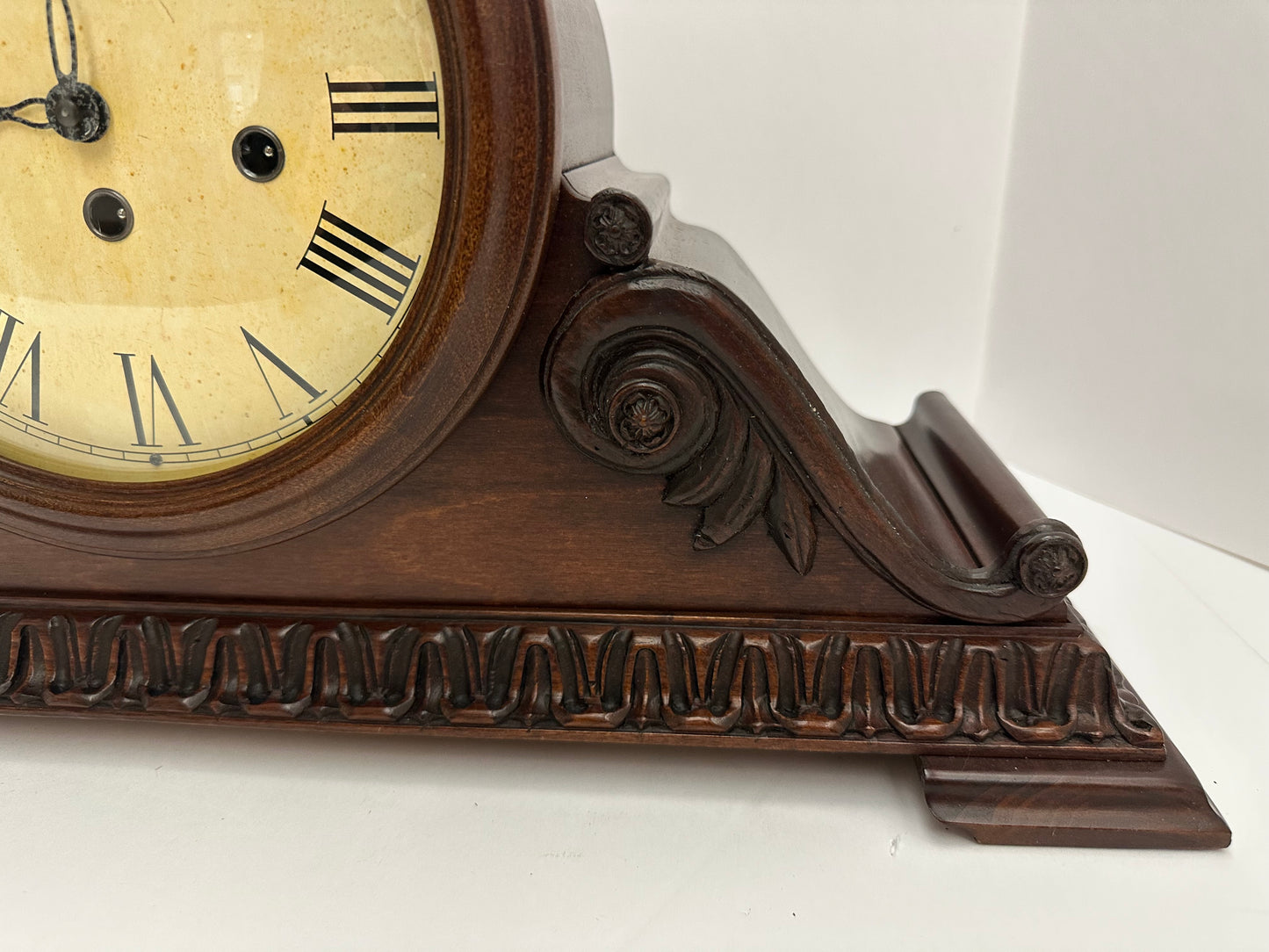 Used Howard Miller Newley Mantel Clock 630-198