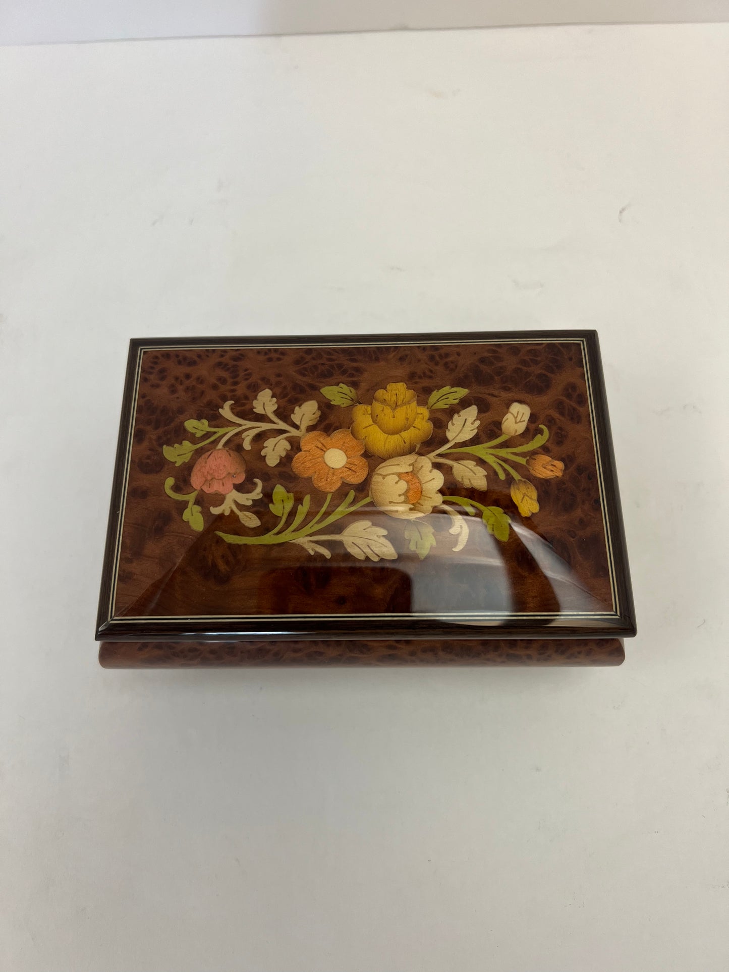 Inlaid Sorrento Italy Romance by Reuge "Edelweiss"