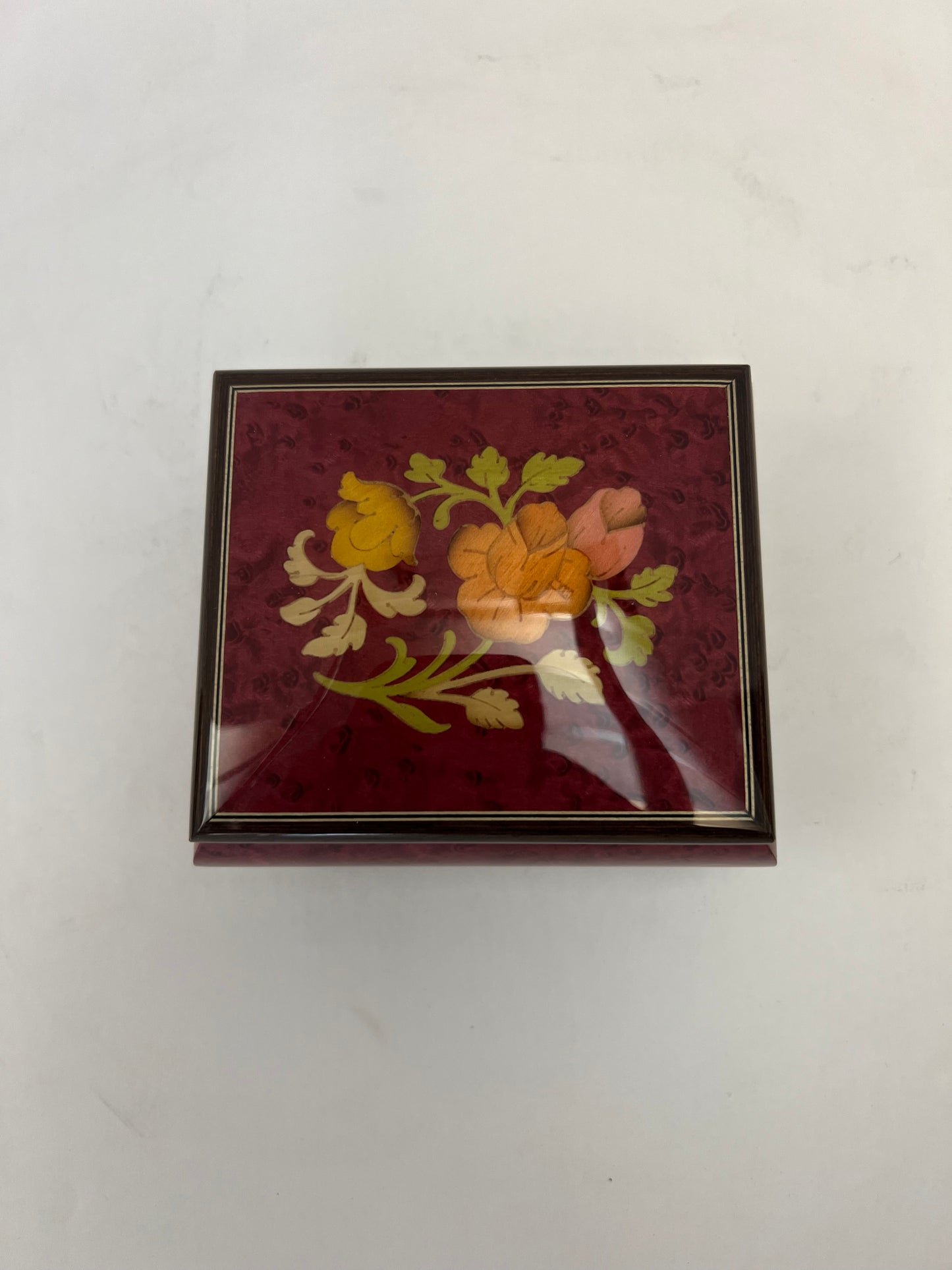 Inlaid Sorrento Italy Reuge 18-Note "Born Free"