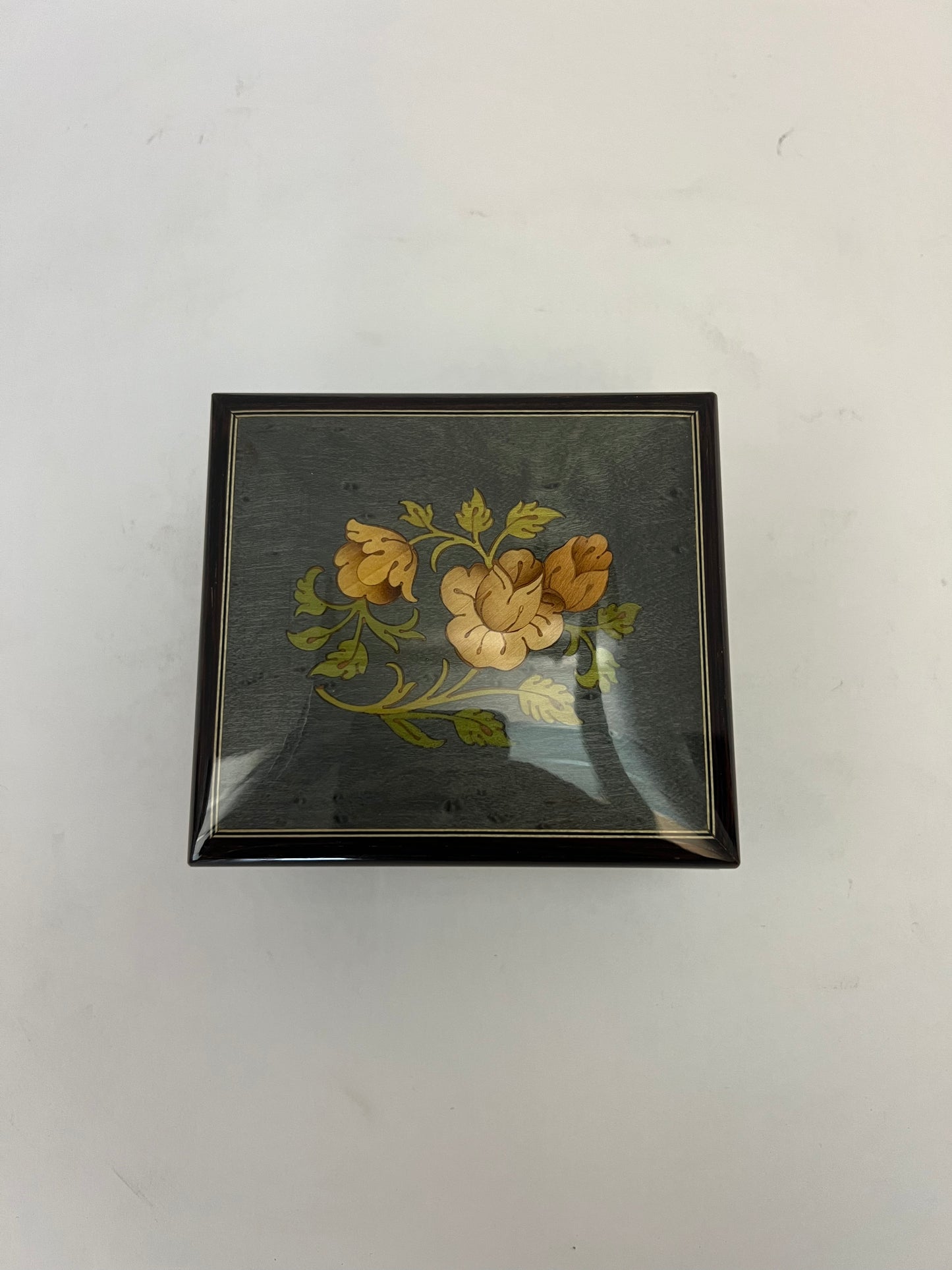 Inlaid Sorrento Italy Reuge 18-Note "If I Ever Cease To Love You"