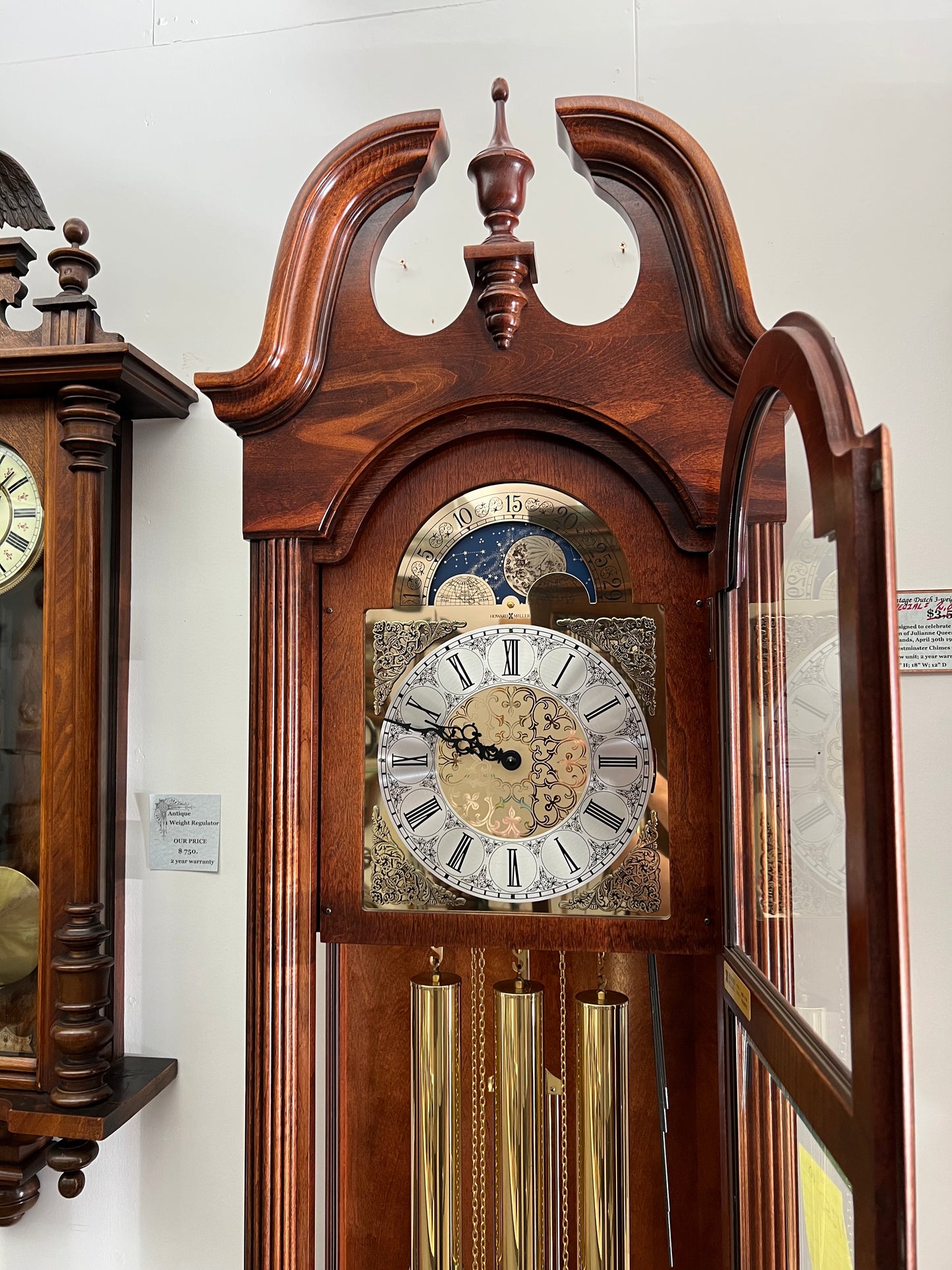 Howard Miller - VINTAGE GRANDFATHER CLOCK (610-710)