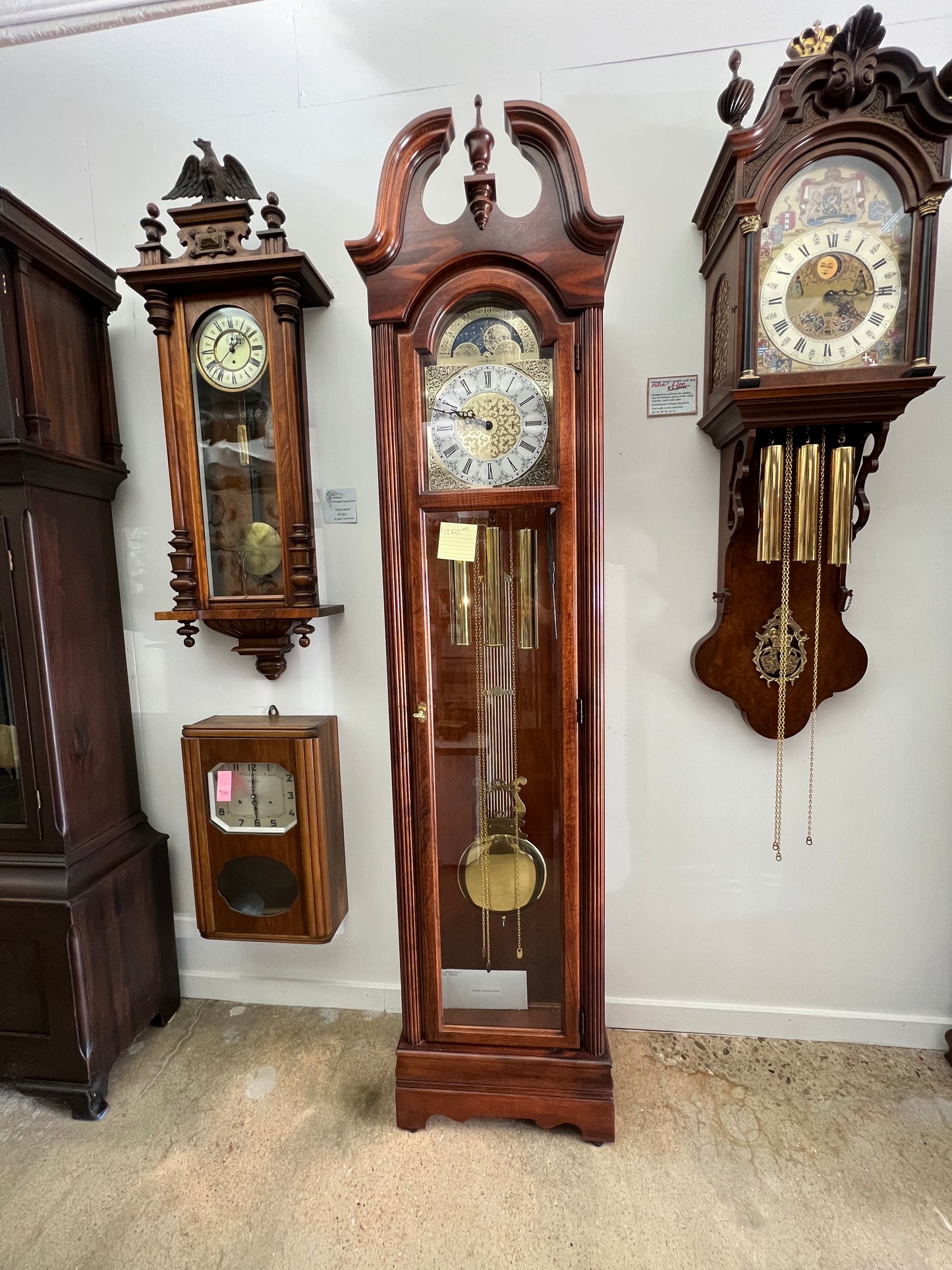 Howard Miller - VINTAGE GRANDFATHER CLOCK (610-710)
