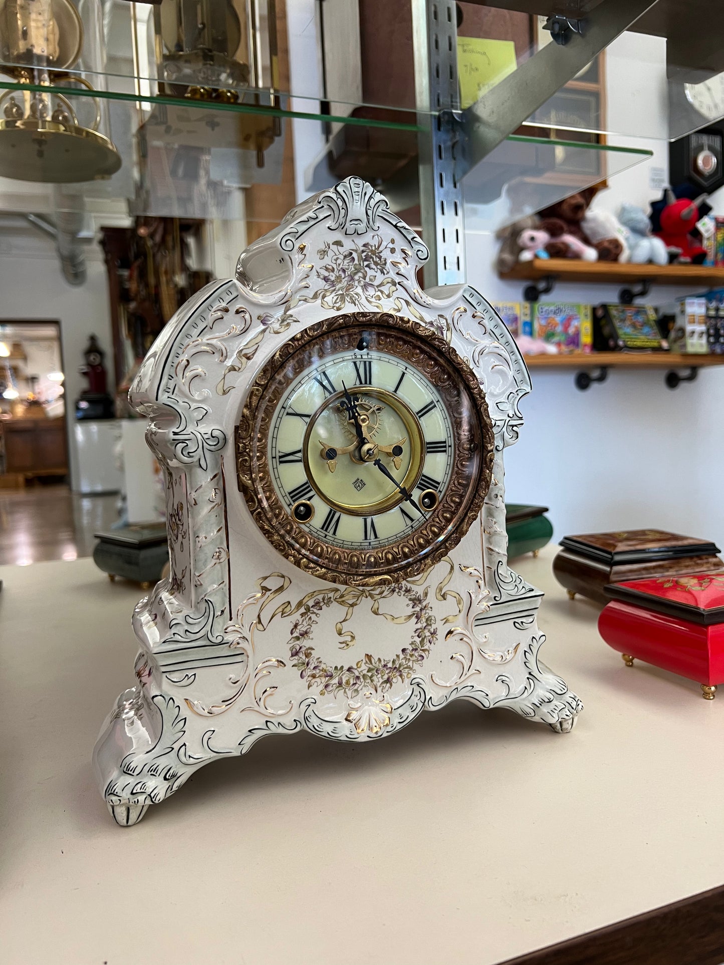 Ansonia Clock Company - ANTIQUE MANTEL CLOCK