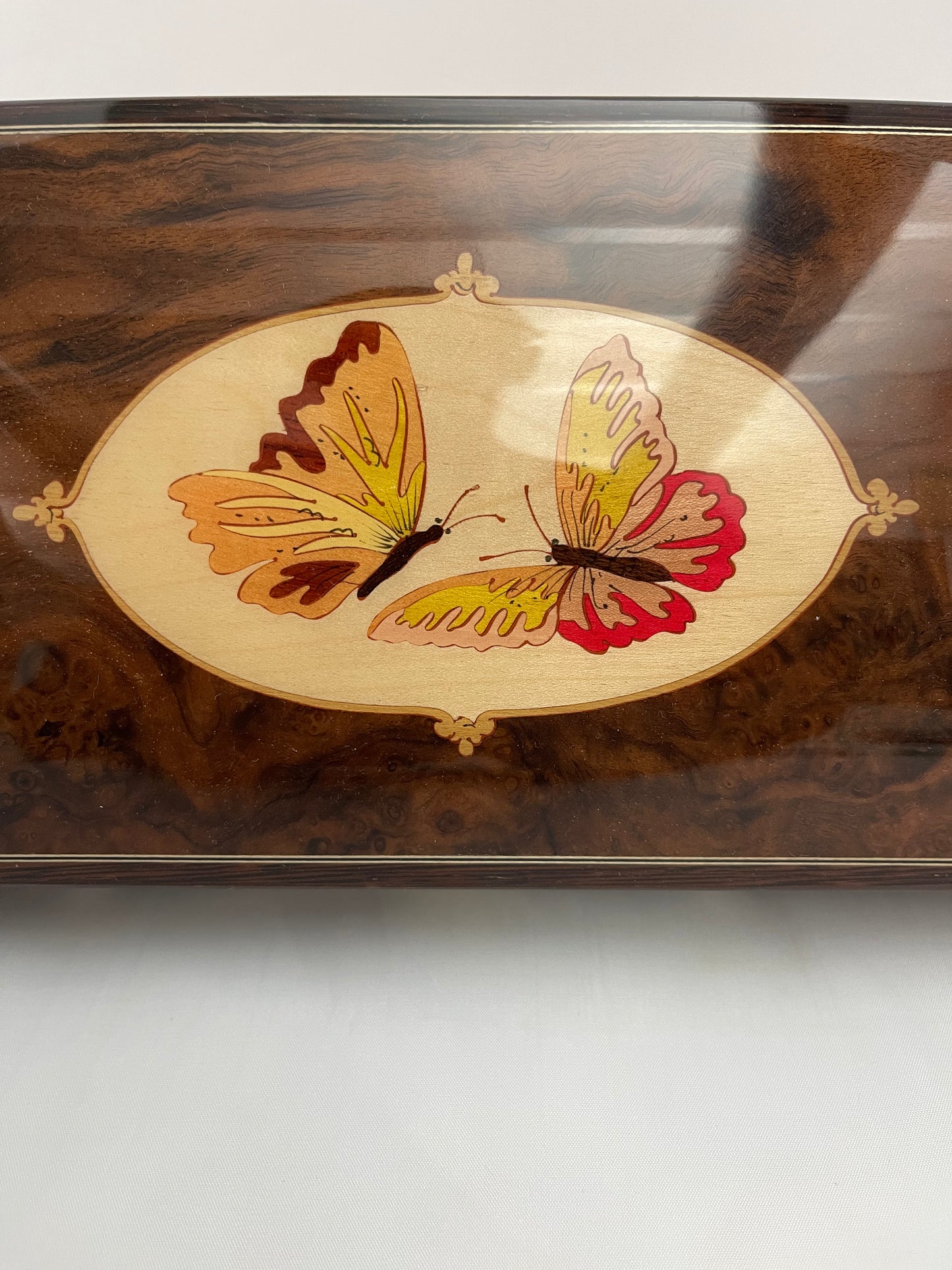 Inlaid Sorrento Italy Music Box - COLLECTIBLE REUGE 'BEETHOVEN ROMANA' TUNE