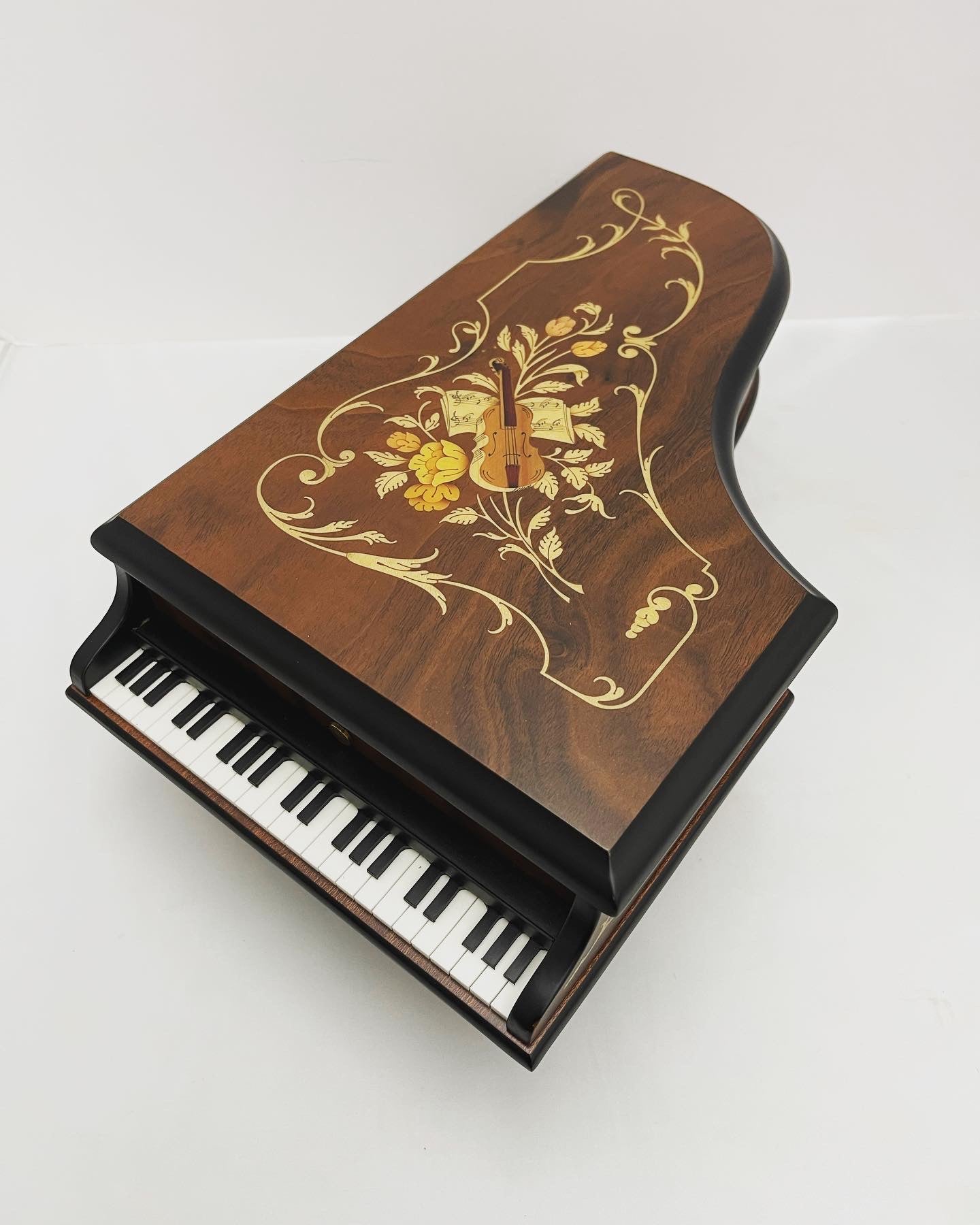 Inlaid Sorrento Italy Piano Shaped Music Box  -Tune:  "Its a Wonderful World"