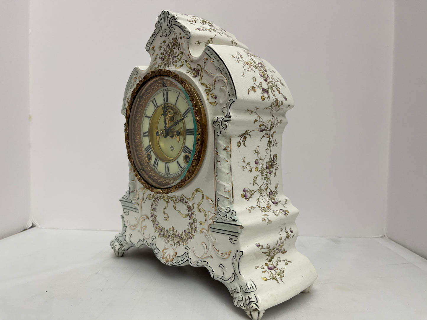 Ansonia Clock Company - ANTIQUE MANTEL CLOCK
