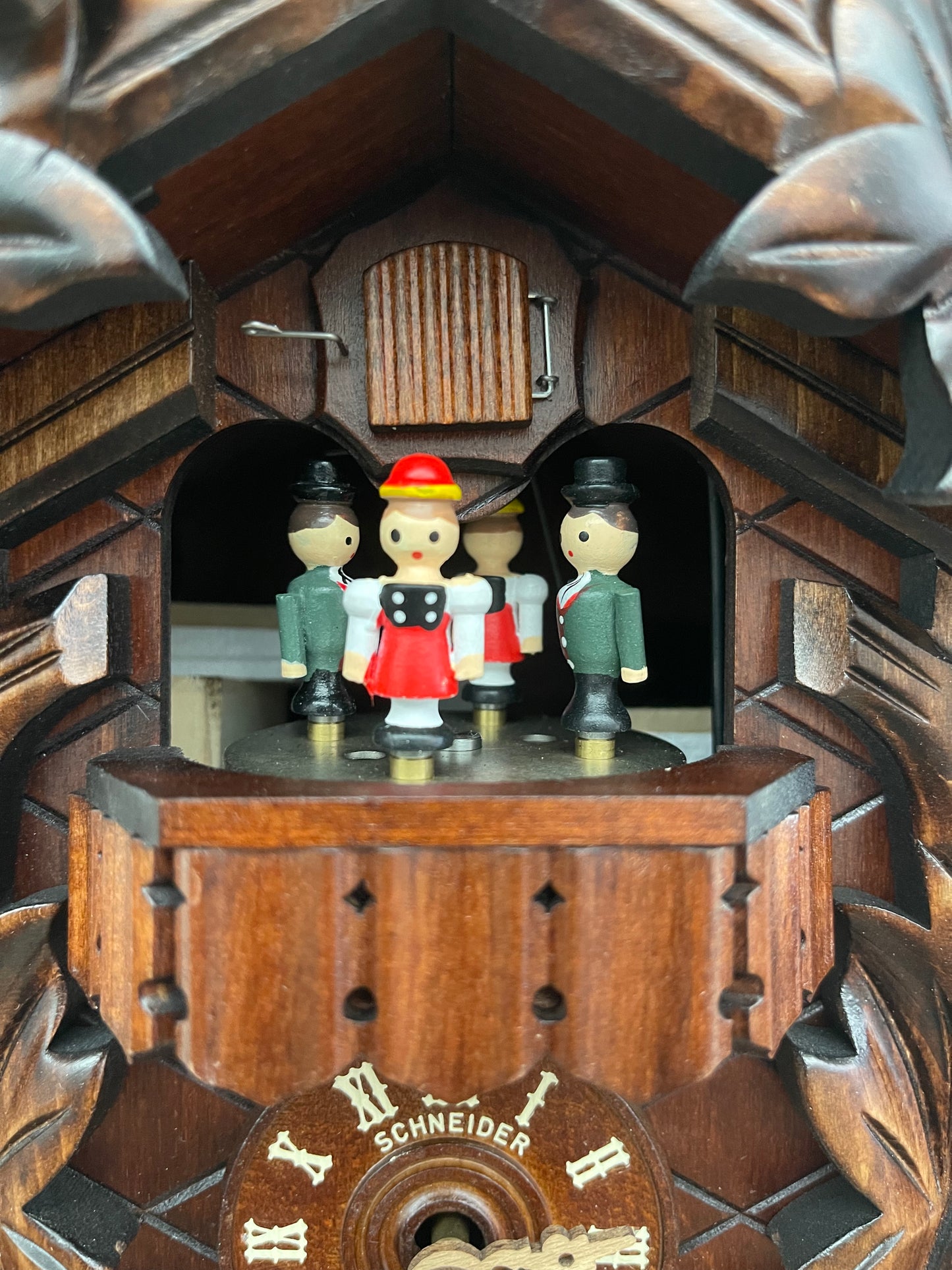 Anton Schneider MT6100/9 CARVED MUSICAL 1 DAY CUCKOO CLOCK