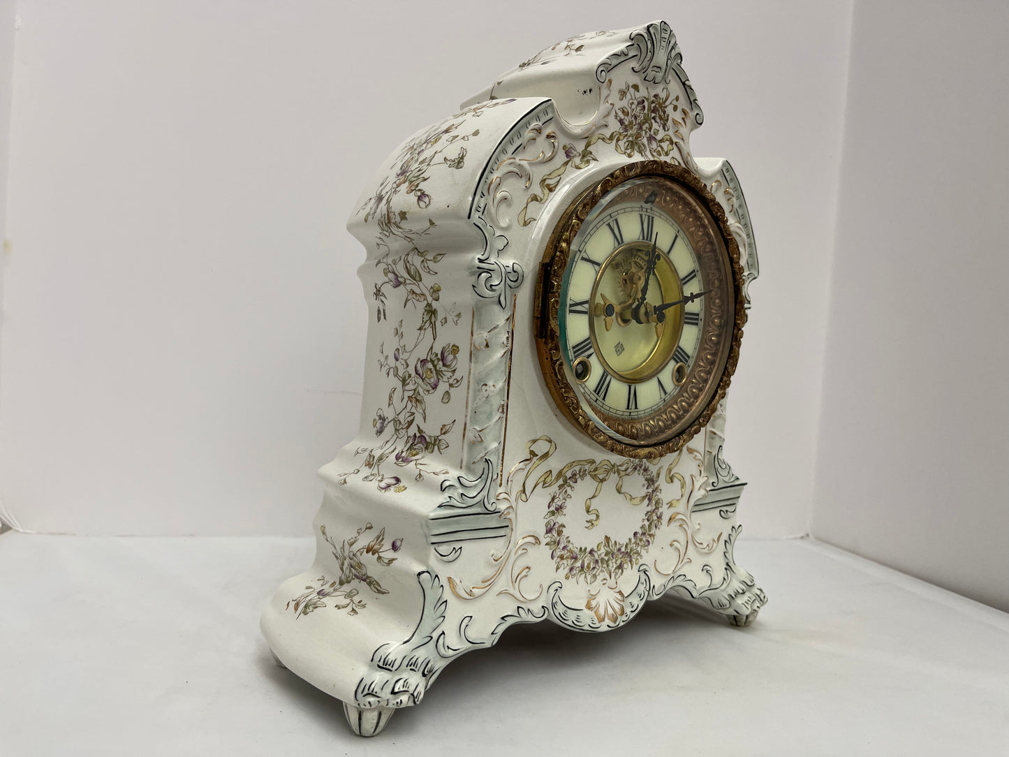 Ansonia Clock Company - ANTIQUE MANTEL CLOCK